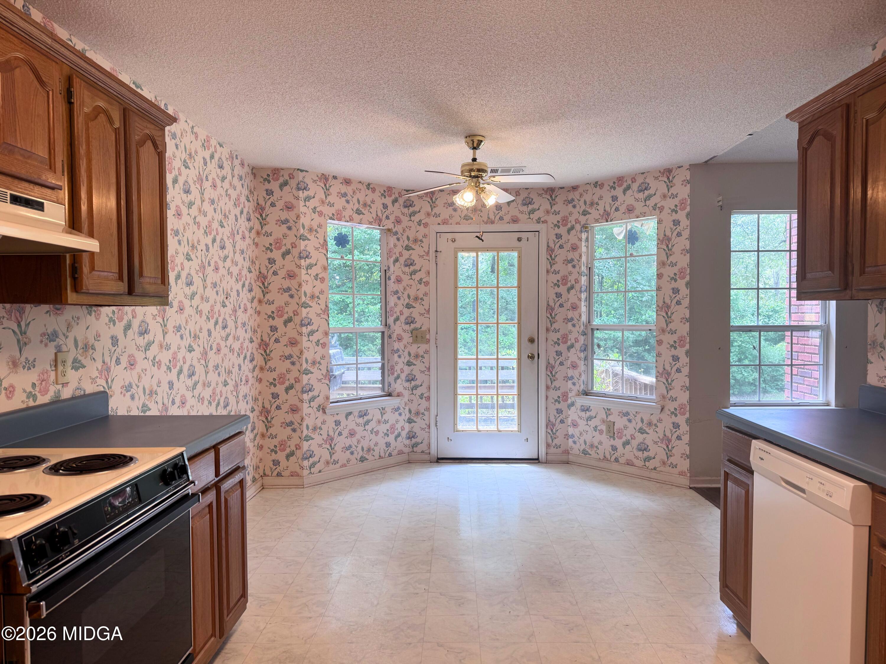 227 Crestwood Circle