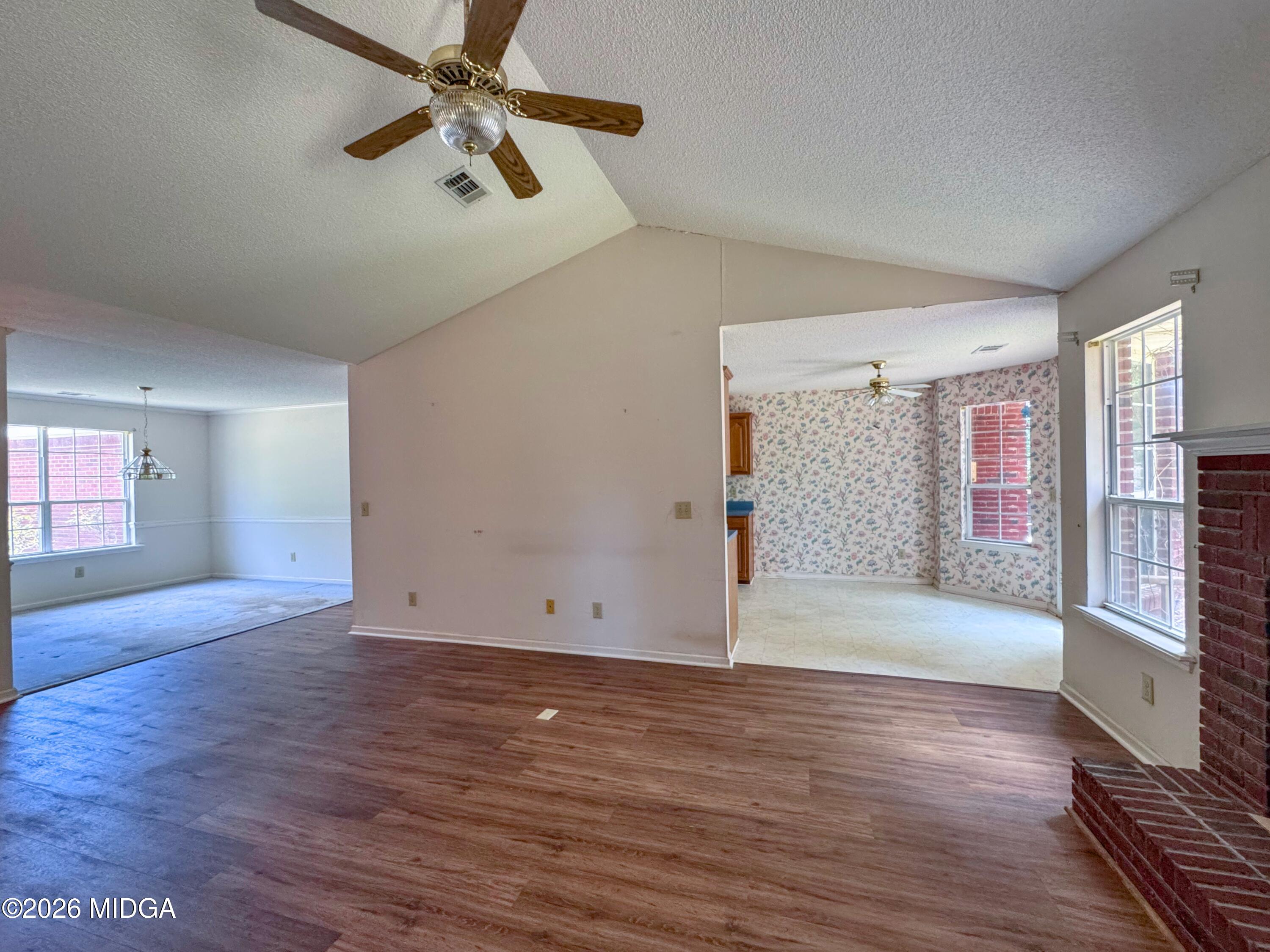 227 Crestwood Circle
