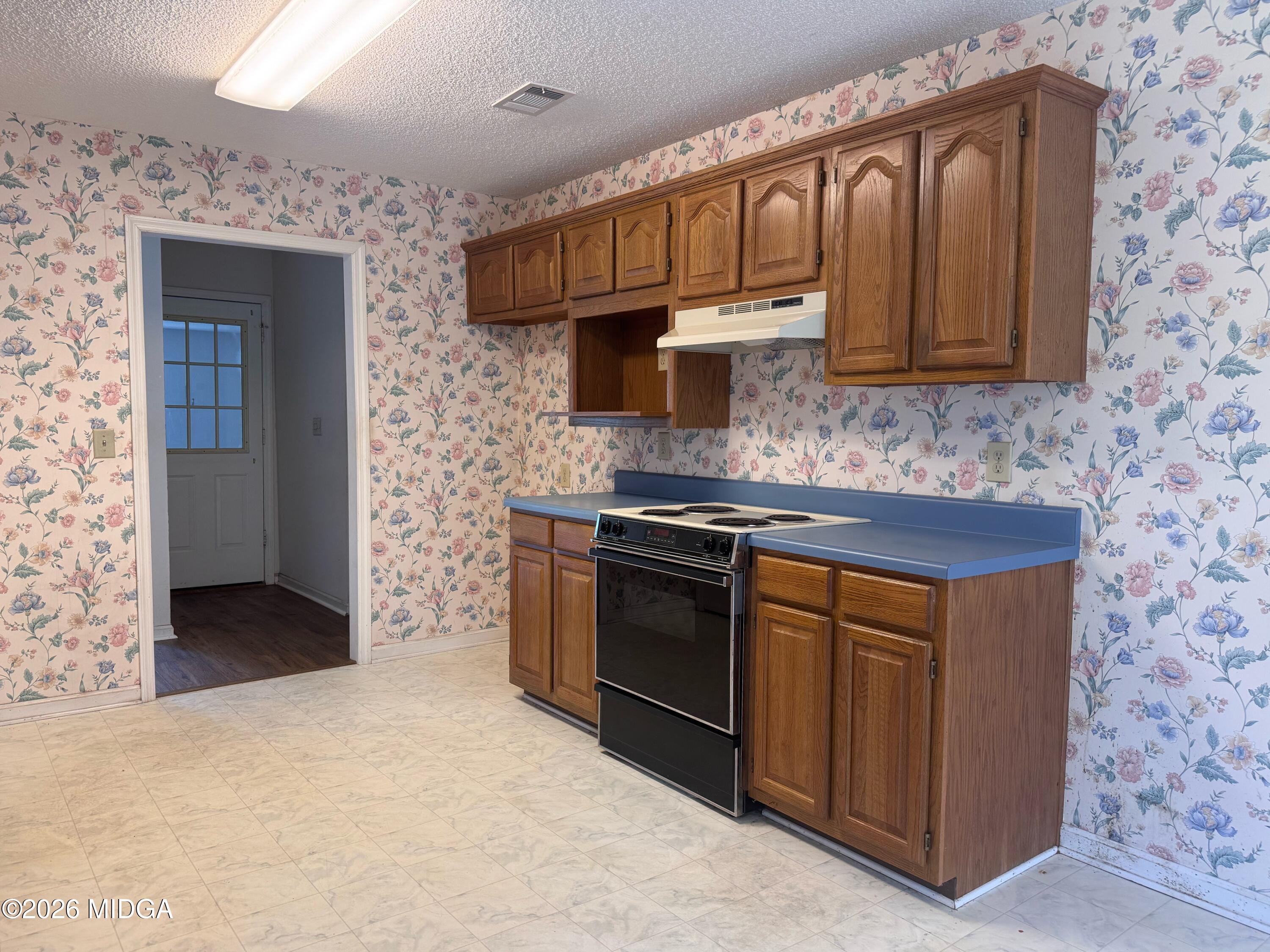 227 Crestwood Circle