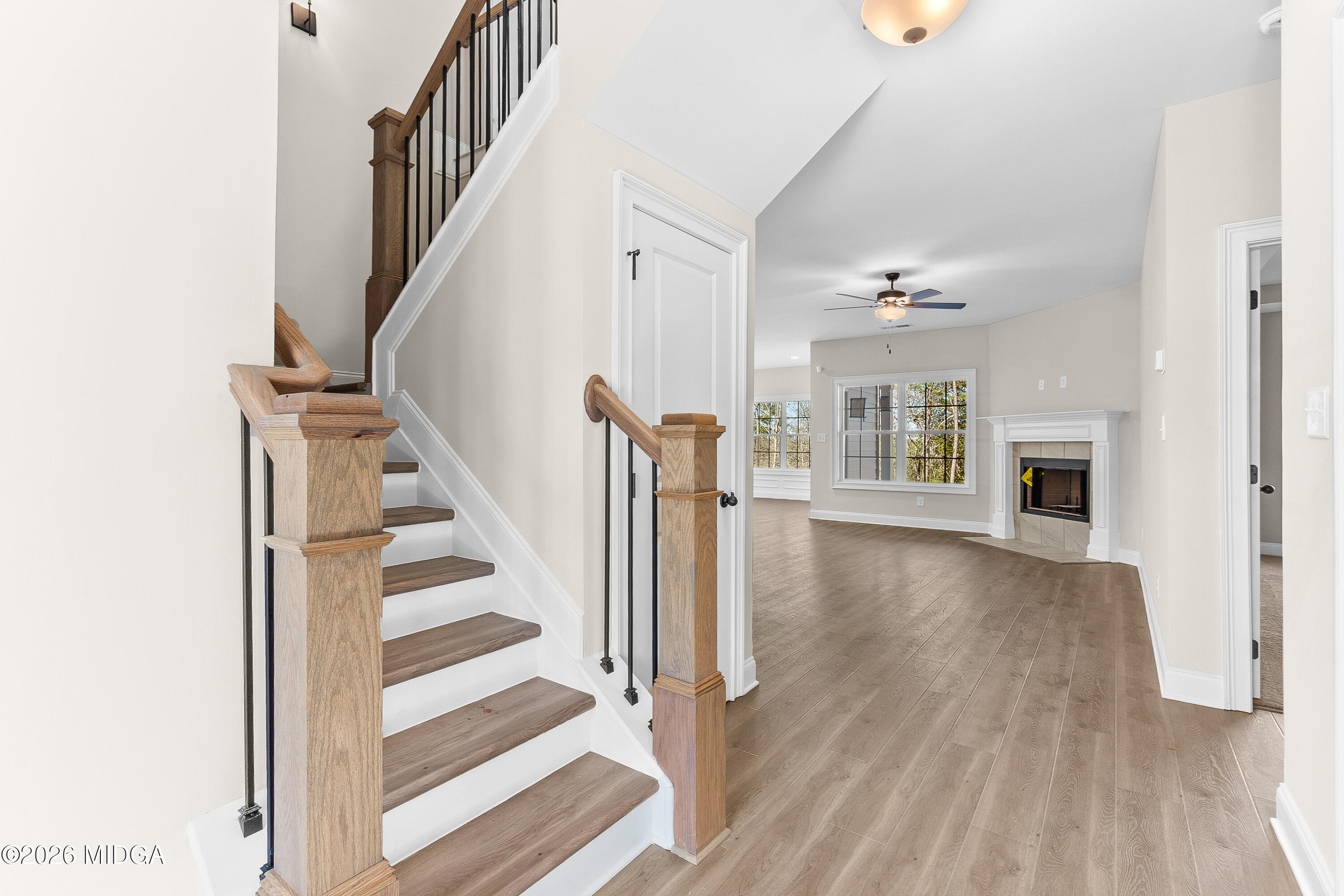 310 Air View Drive 6