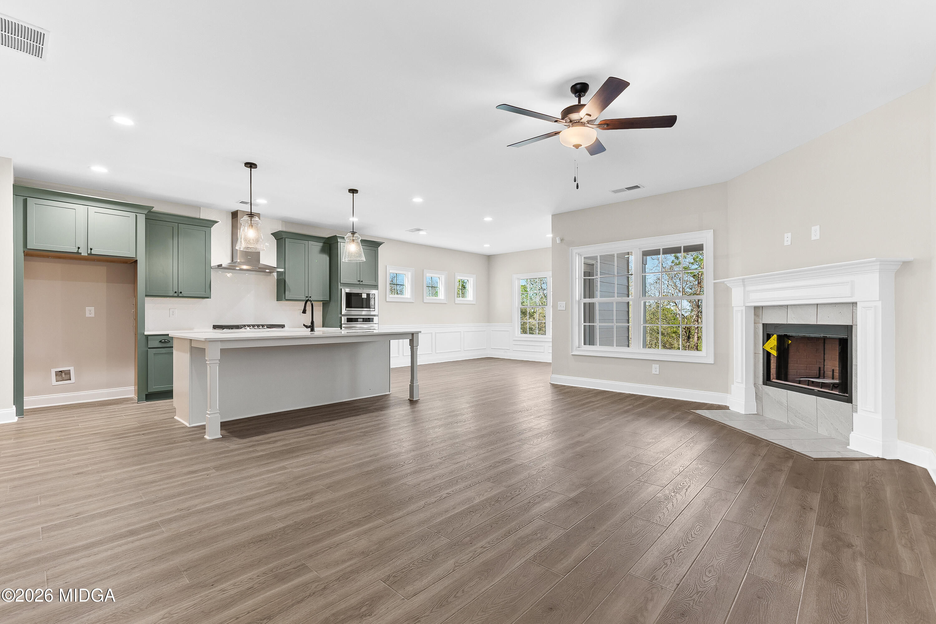 310 Air View Drive 6