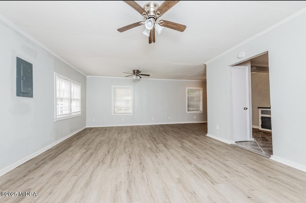 3867 Lindwood Drive