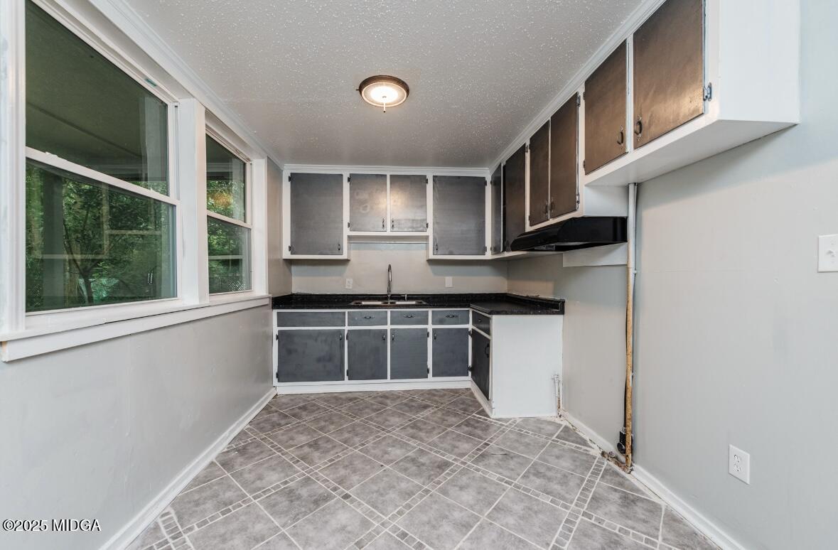 3867 Lindwood Drive