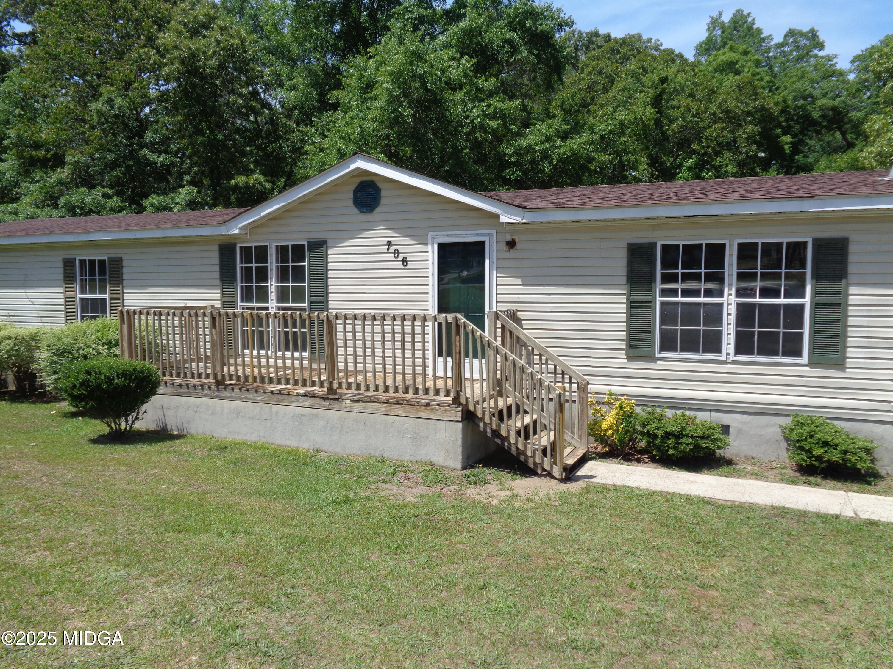 706 Chapman Road
