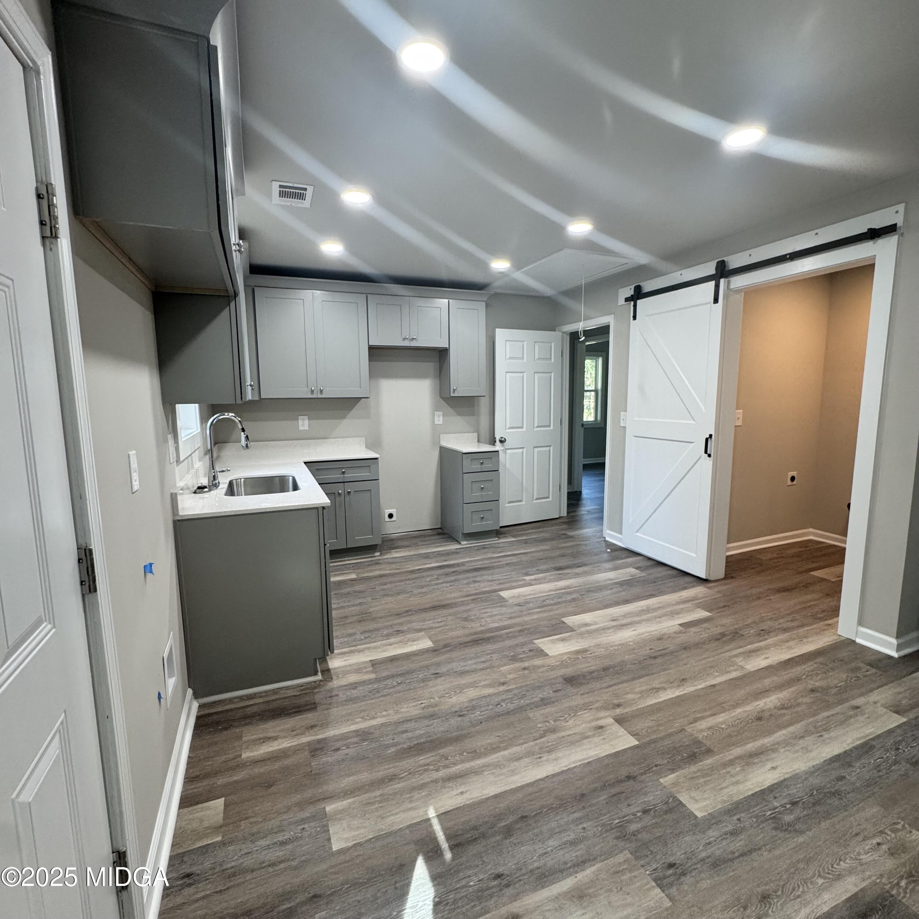 1425 Walls Lane
