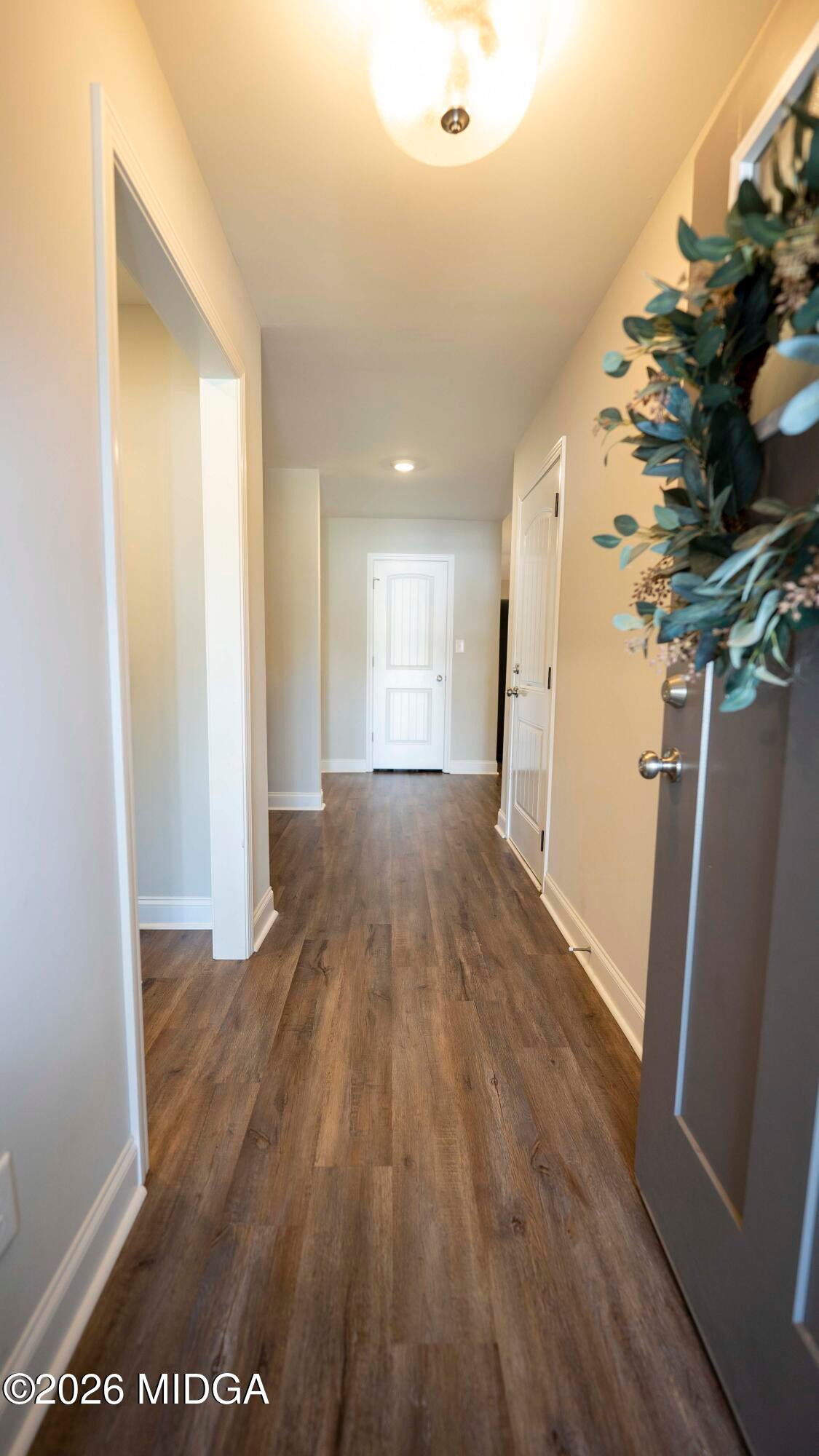 114 Red Tail Circle
