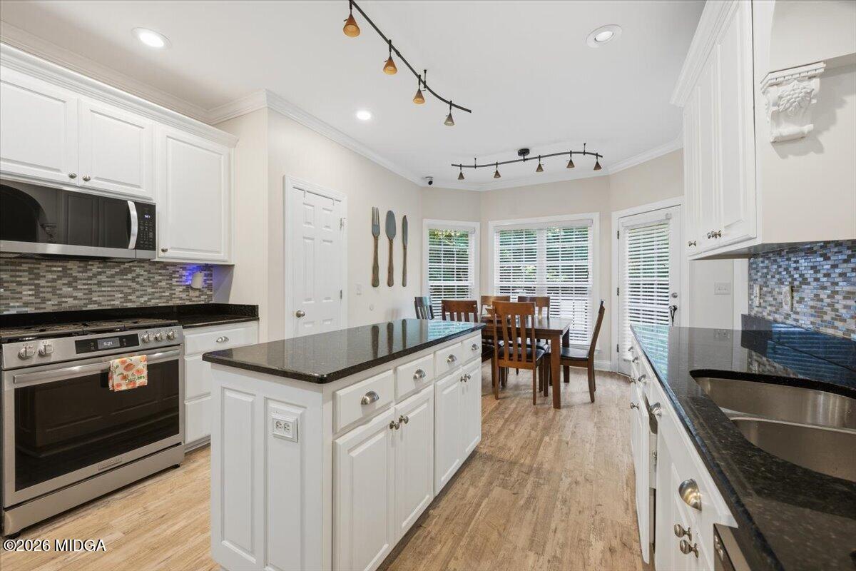 15 Wadley Station Court