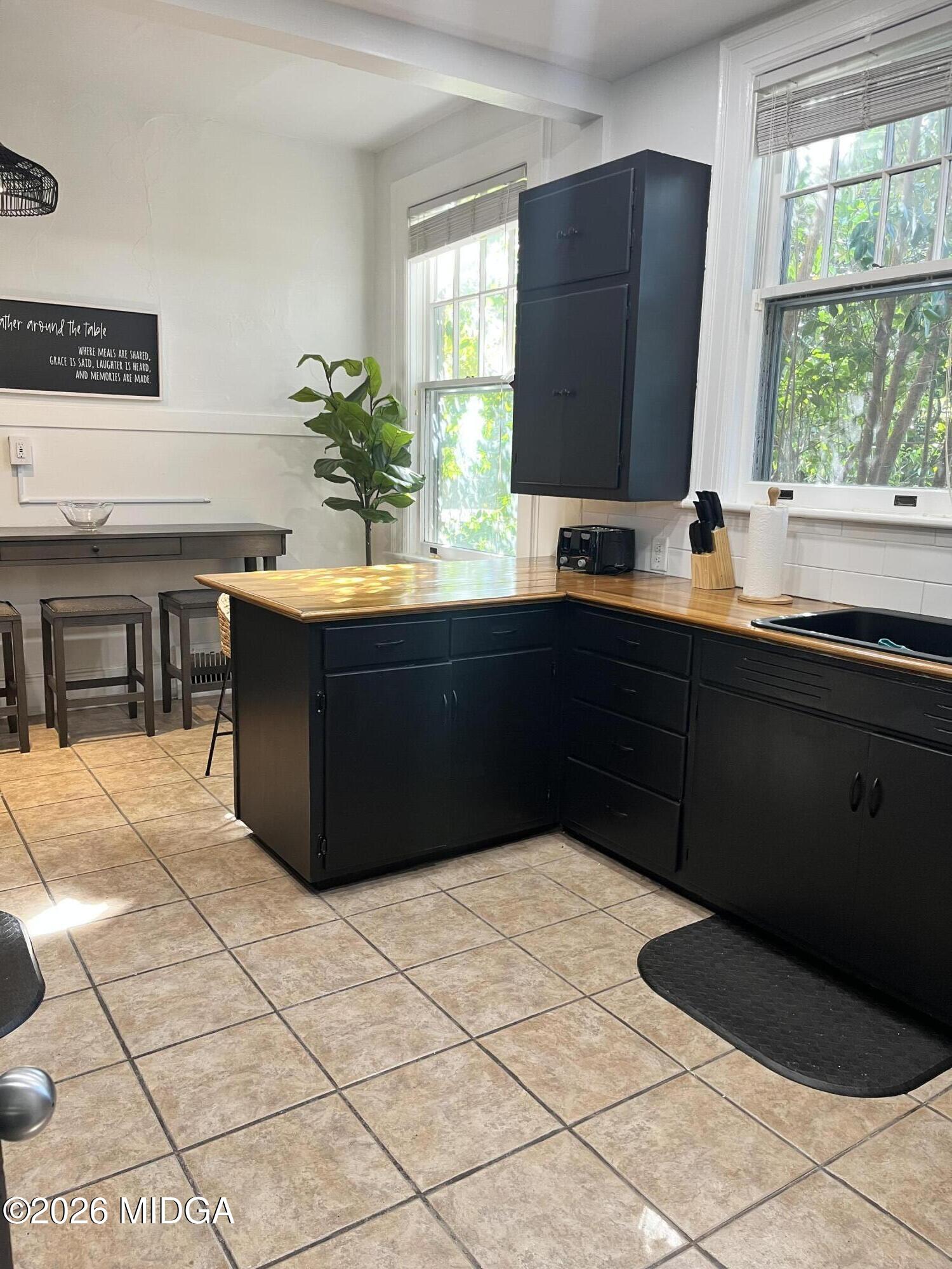 2835 Vineville Avenue