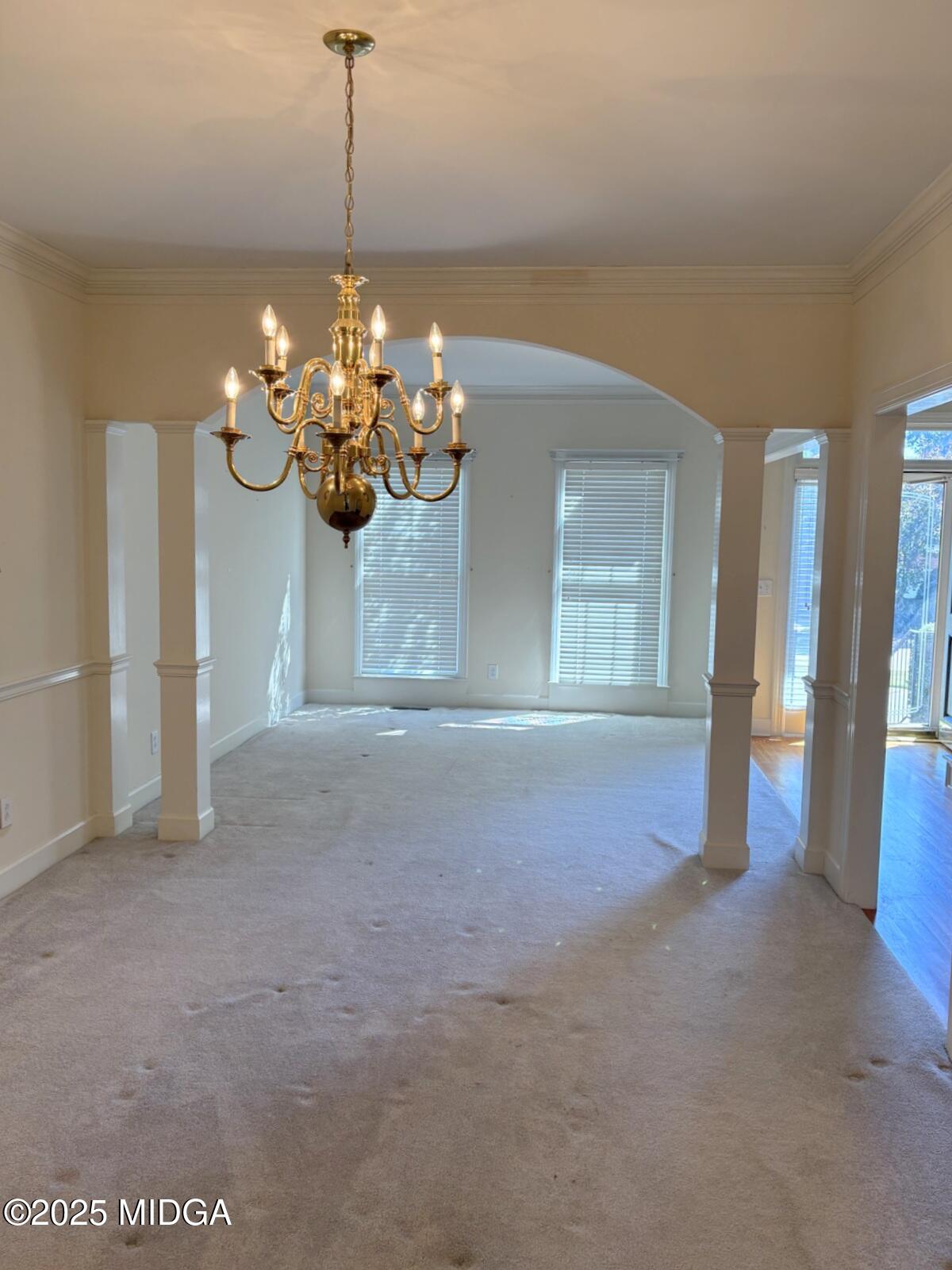 207 W Breckinridge