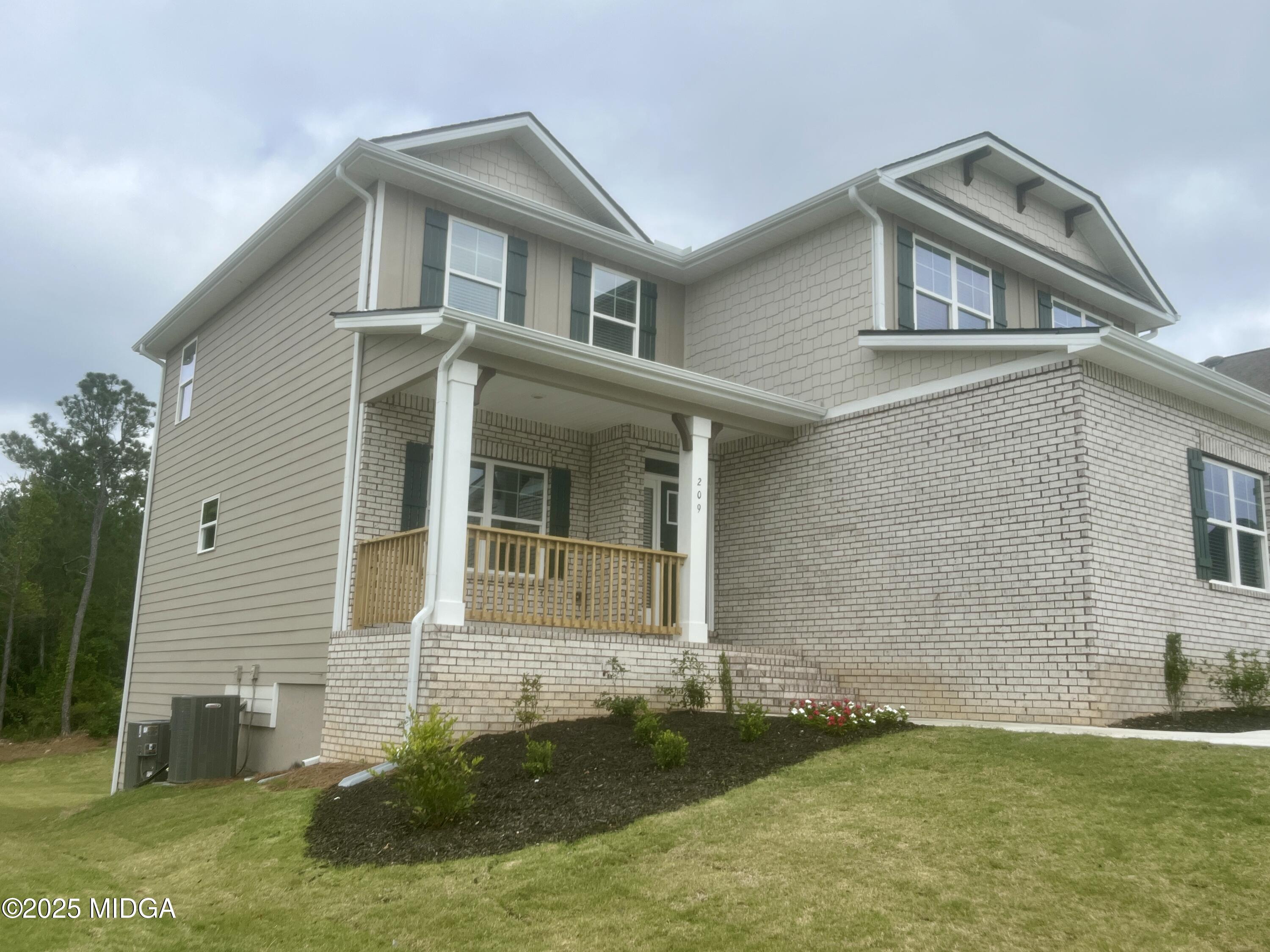 209 Shoreline Way