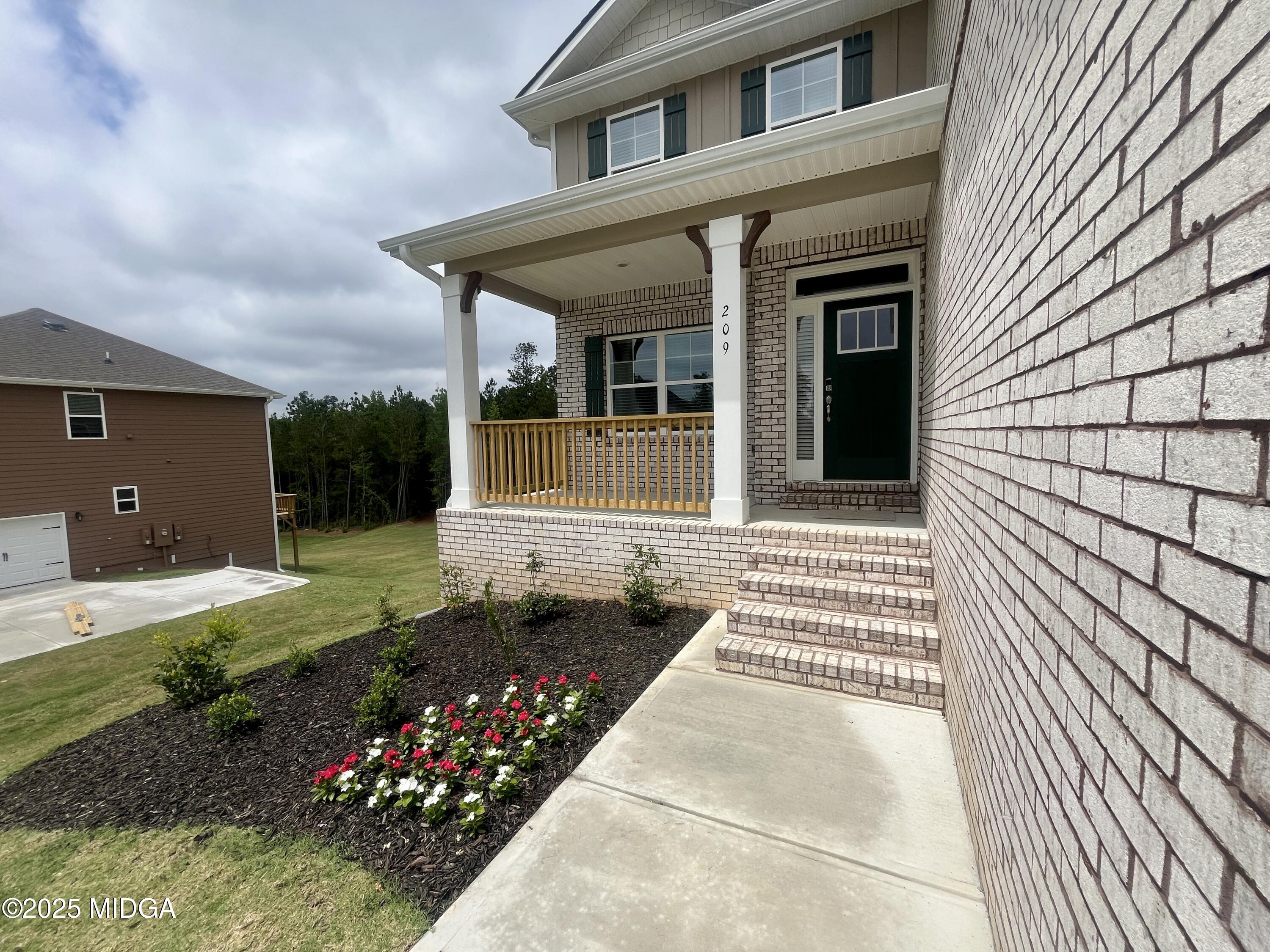209 Shoreline Way
