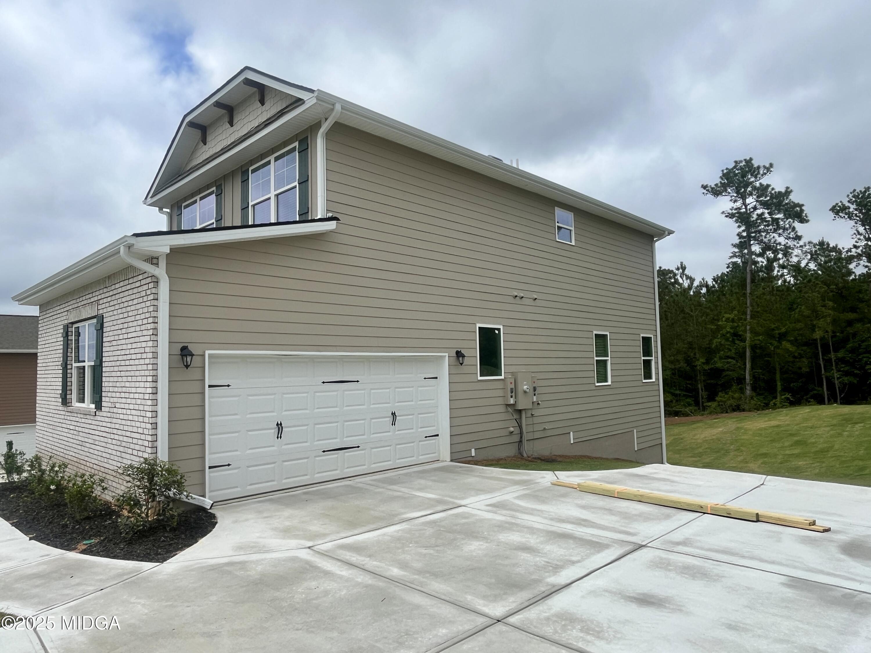 209 Shoreline Way
