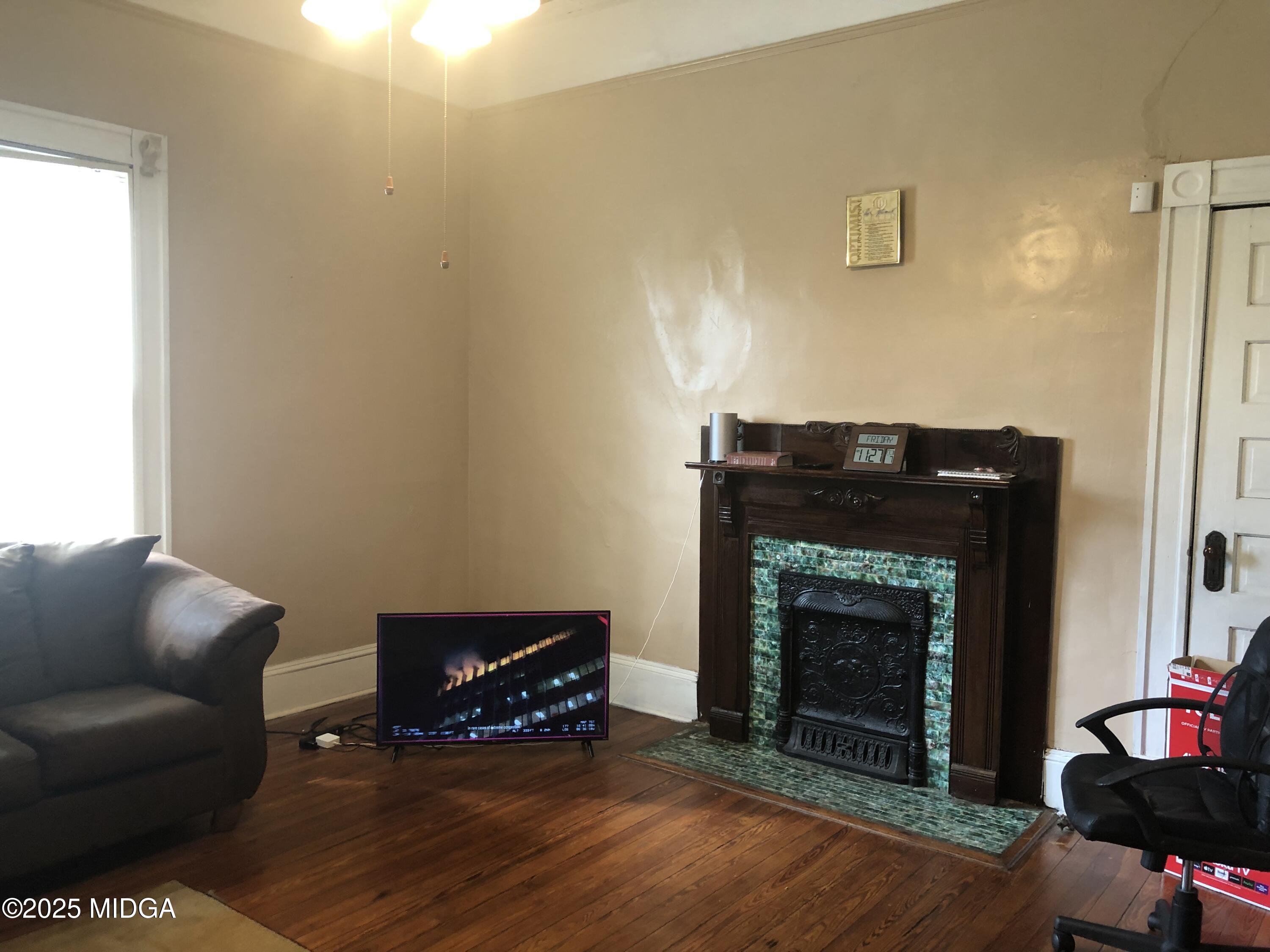 988 North Avenue