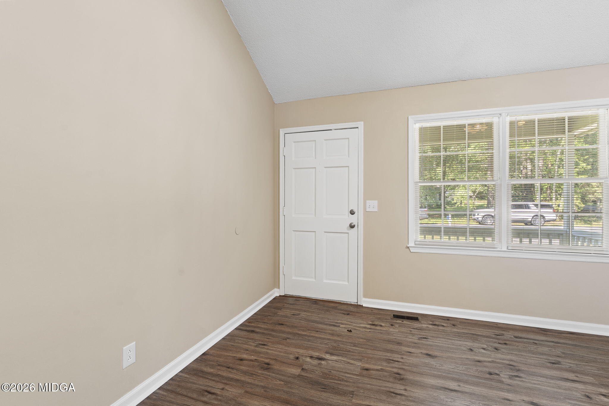 1054 Santa Fe Trail