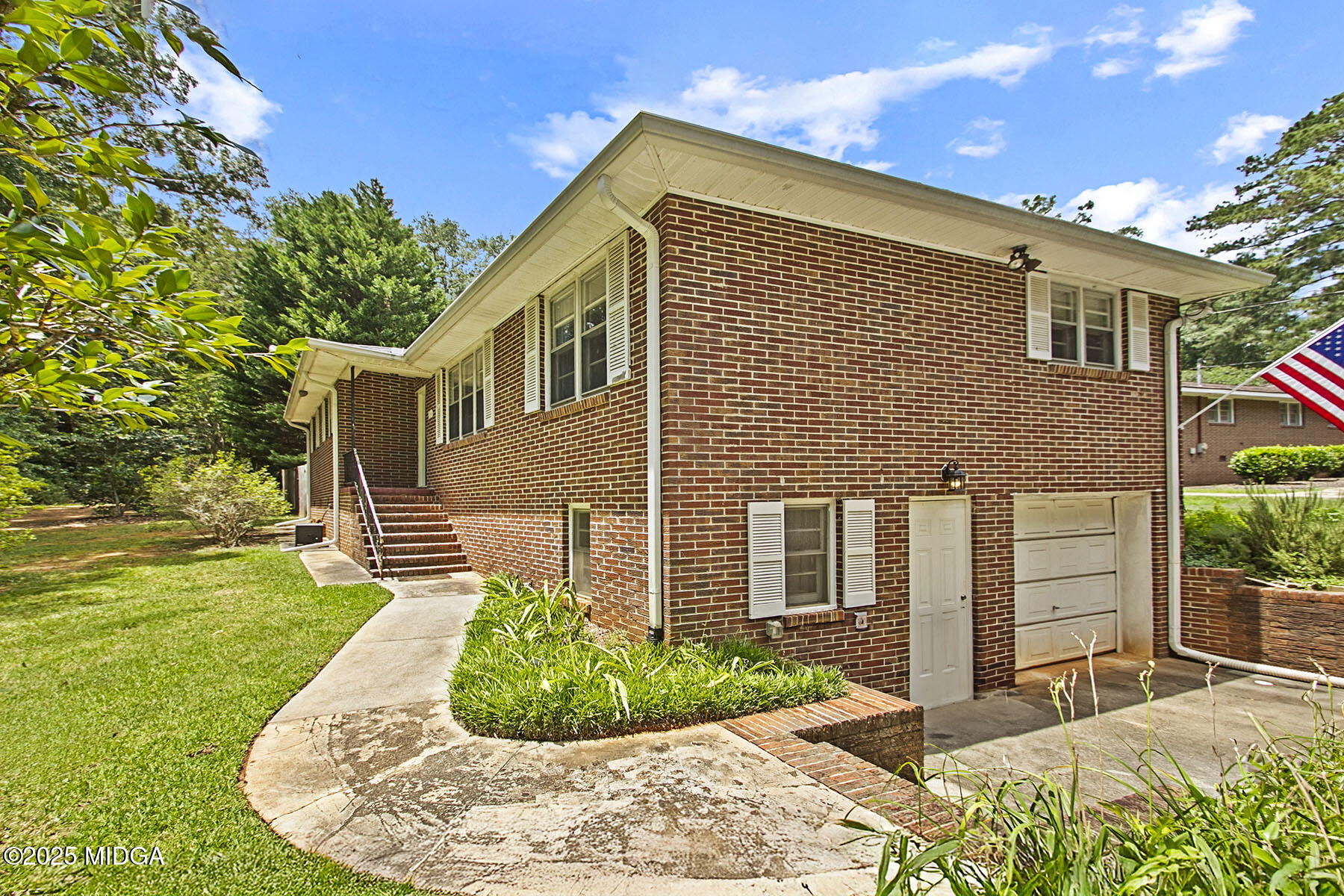 119 Country Club Drive