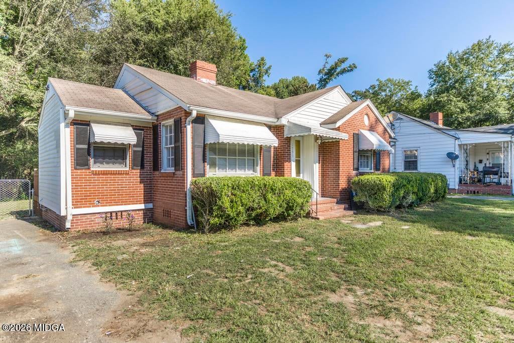 1095 Mimosa Drive