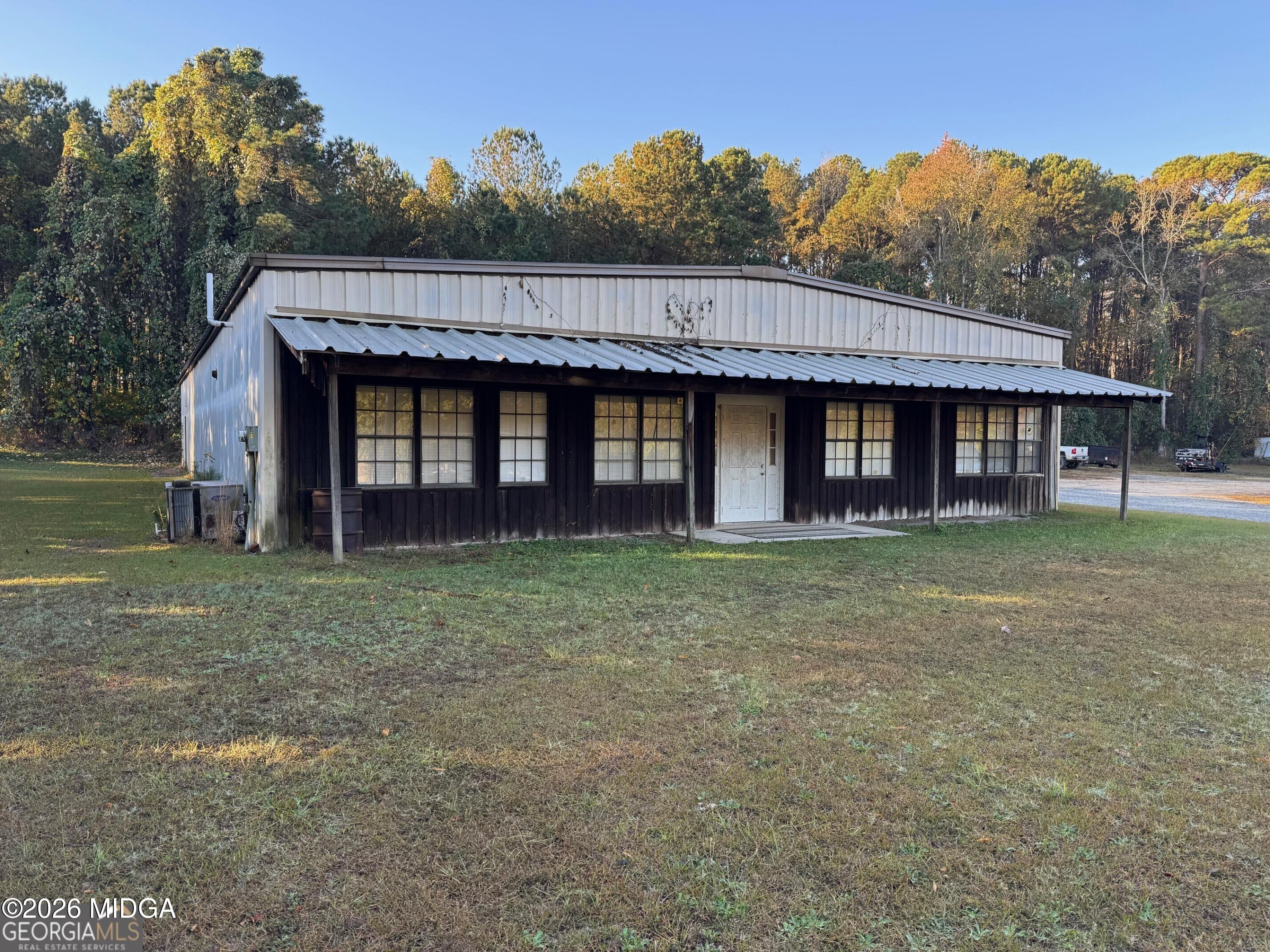 223 Sinclair Marina Road NE