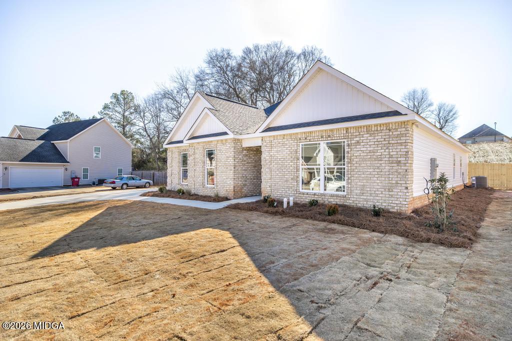 200 Collins Estate Avenue