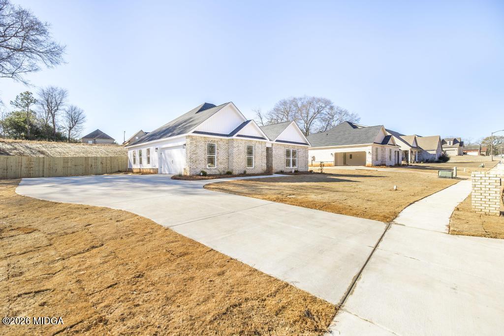 200 Collins Estate Avenue