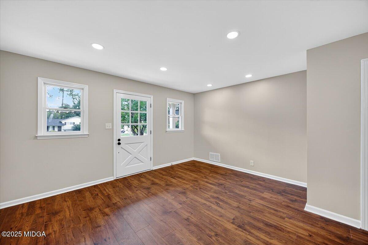 4633 Glenwood Drive