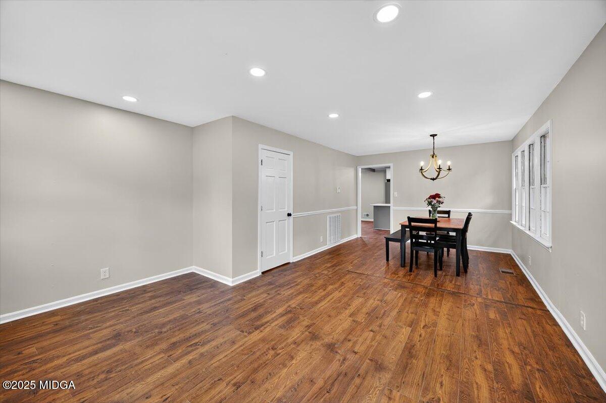 4633 Glenwood Drive