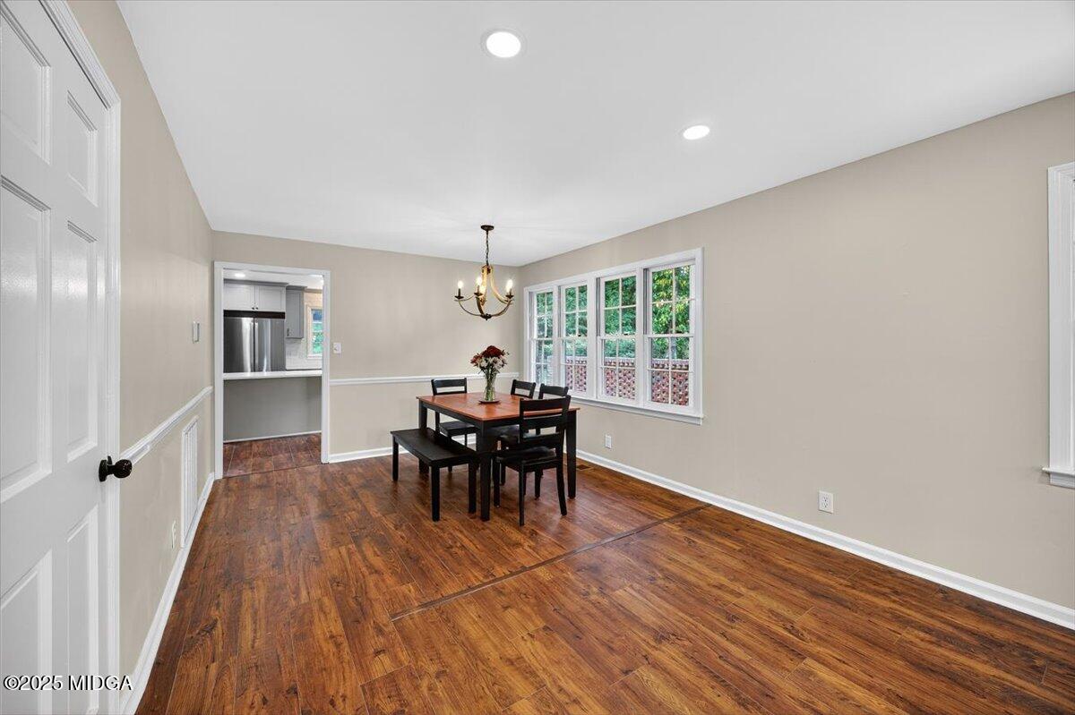 4633 Glenwood Drive
