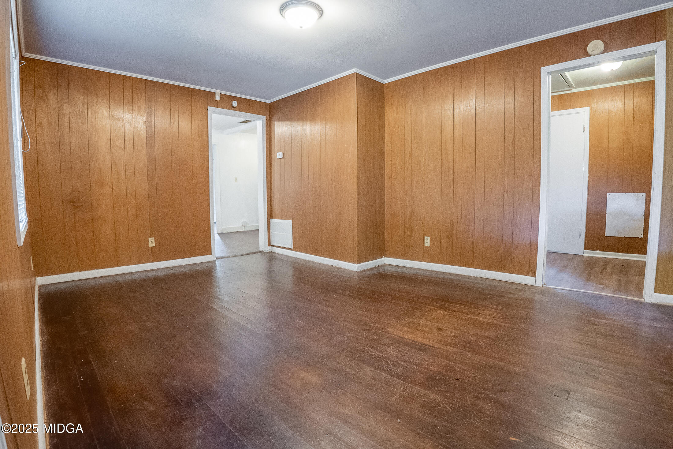 2750 Lakeshore Drive