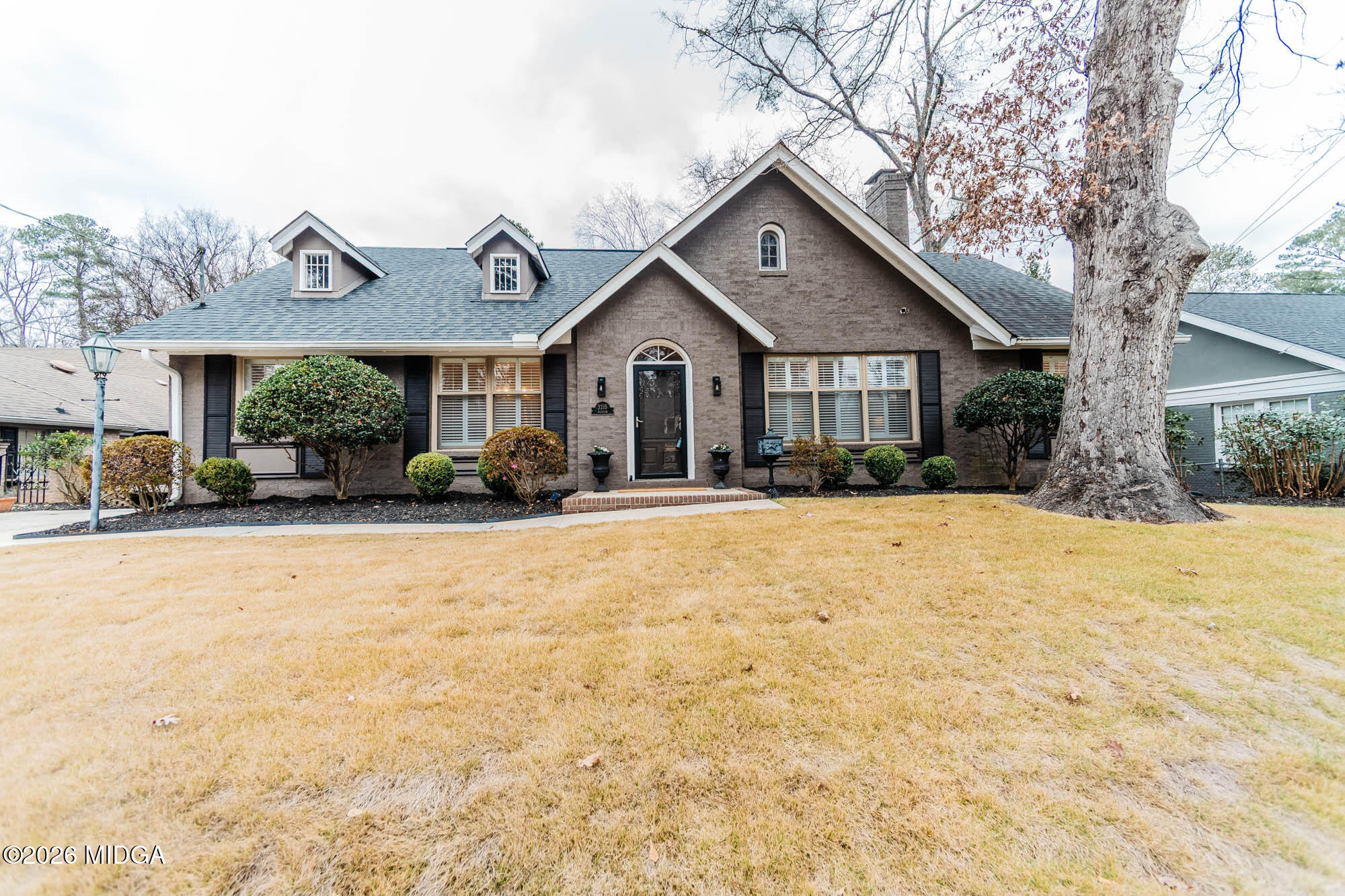 3215 Ingleside Avenue