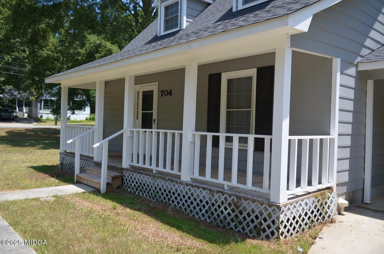 704 Maid Marion Lane