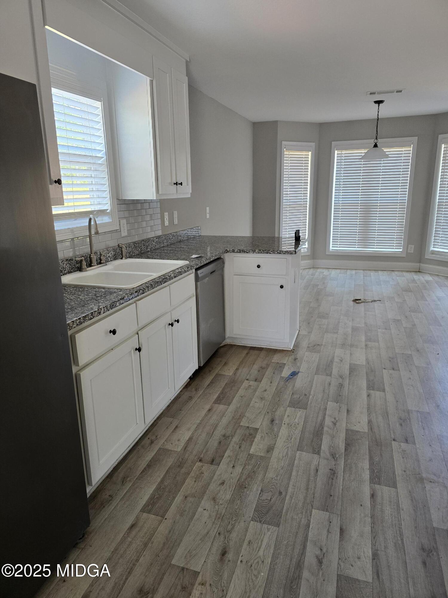 754 Lake Laurel Road NE