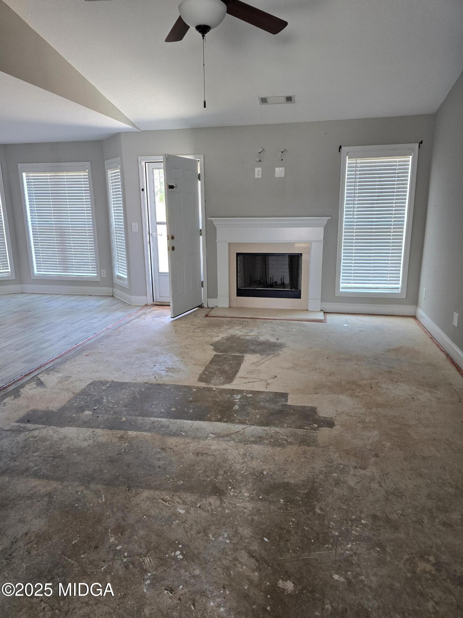 754 Lake Laurel Road NE