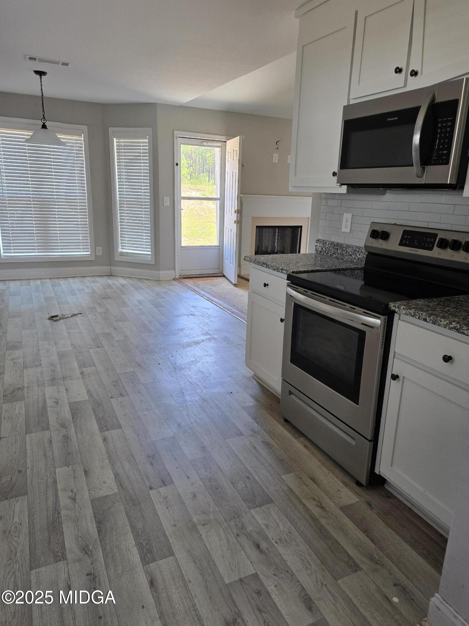 754 Lake Laurel Road NE