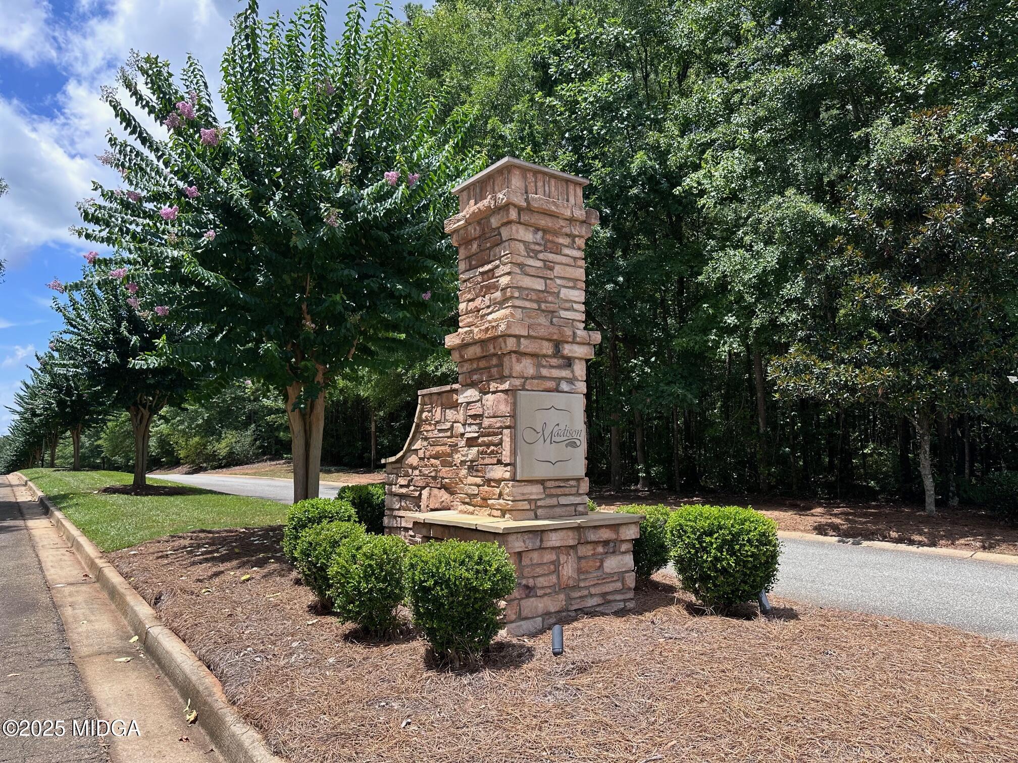731 Latrobe Way