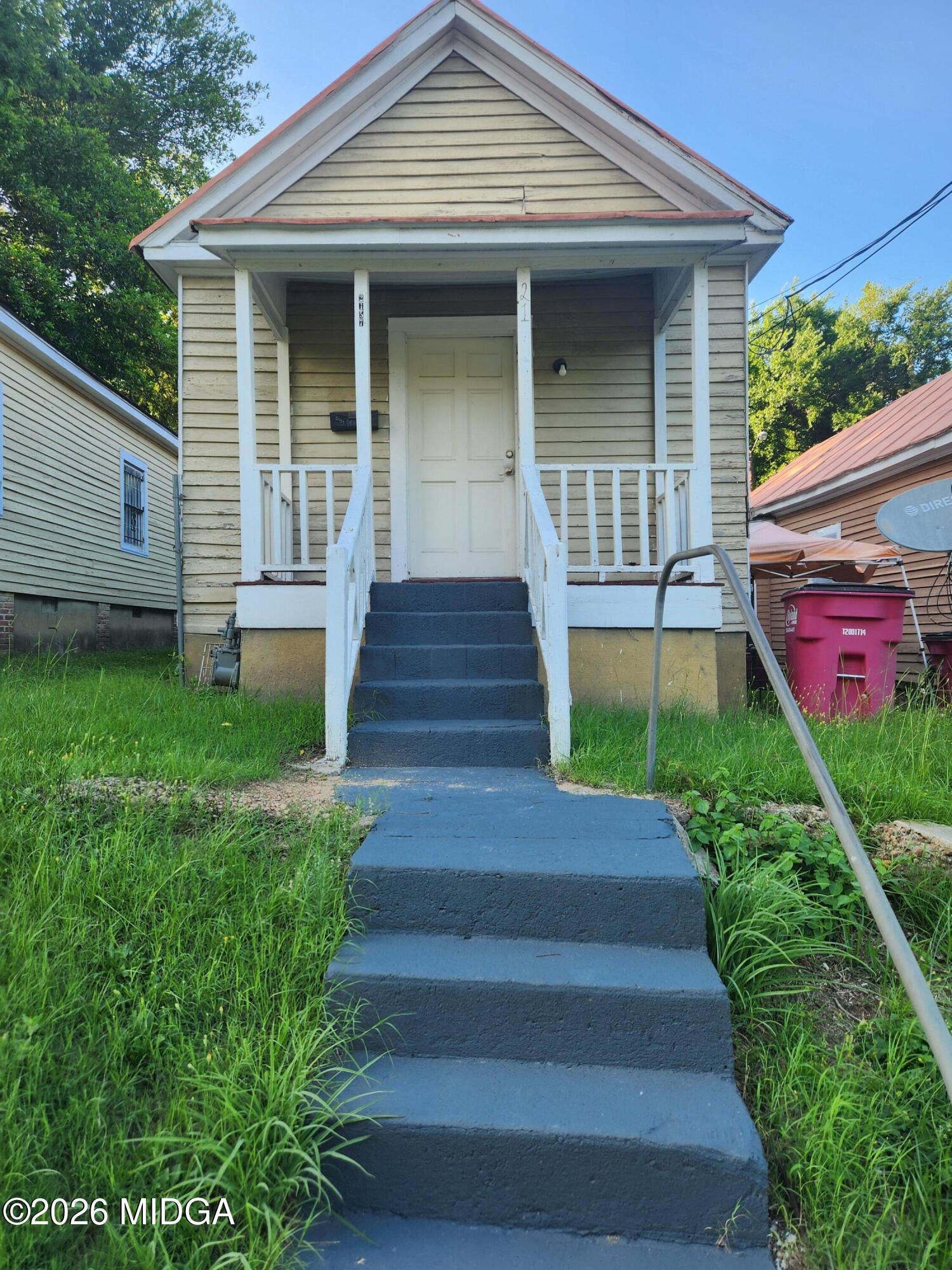 2185 Walnut Street