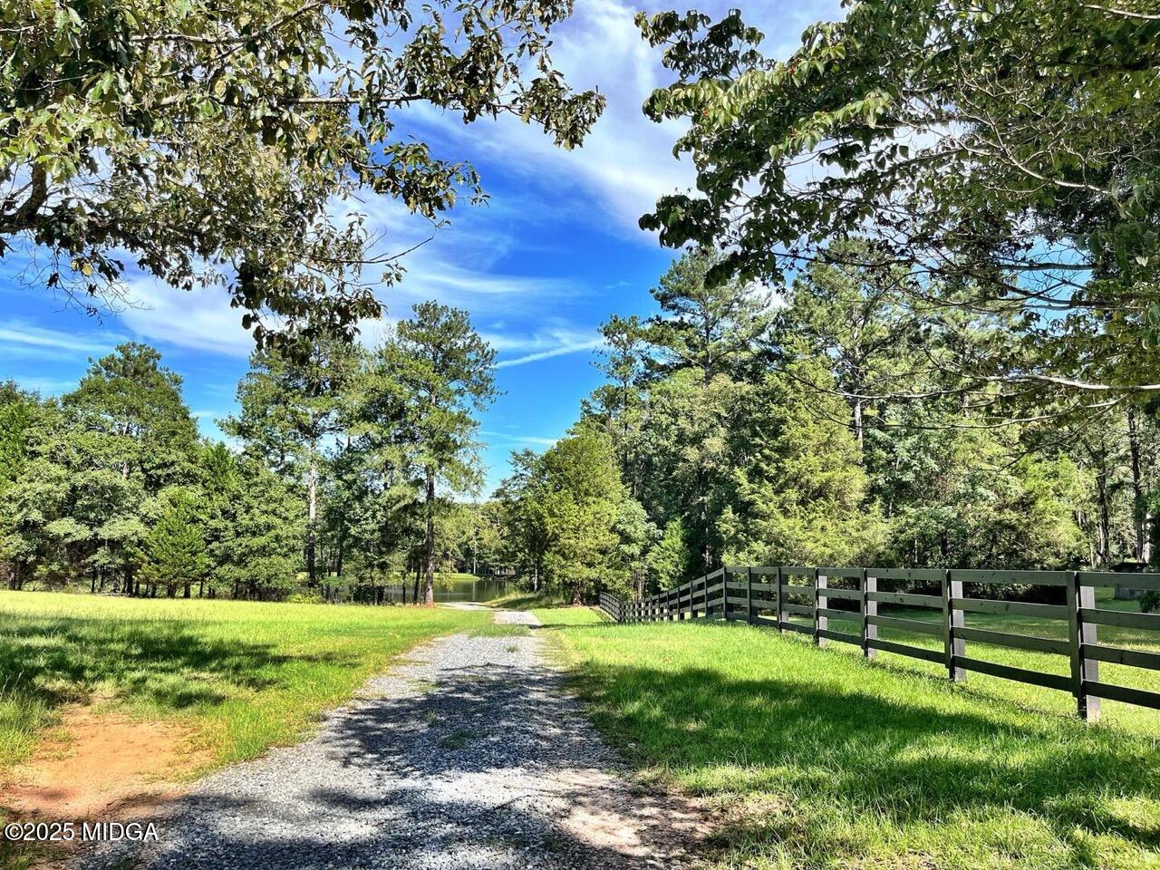 8757 estes rd Road