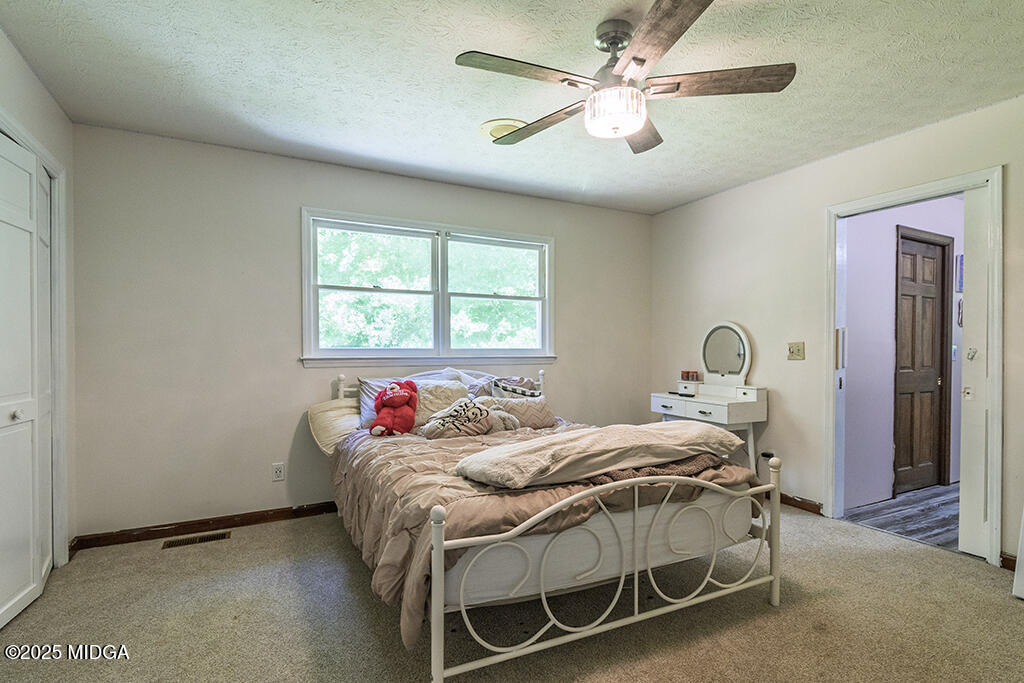 320 Oakridge Drive