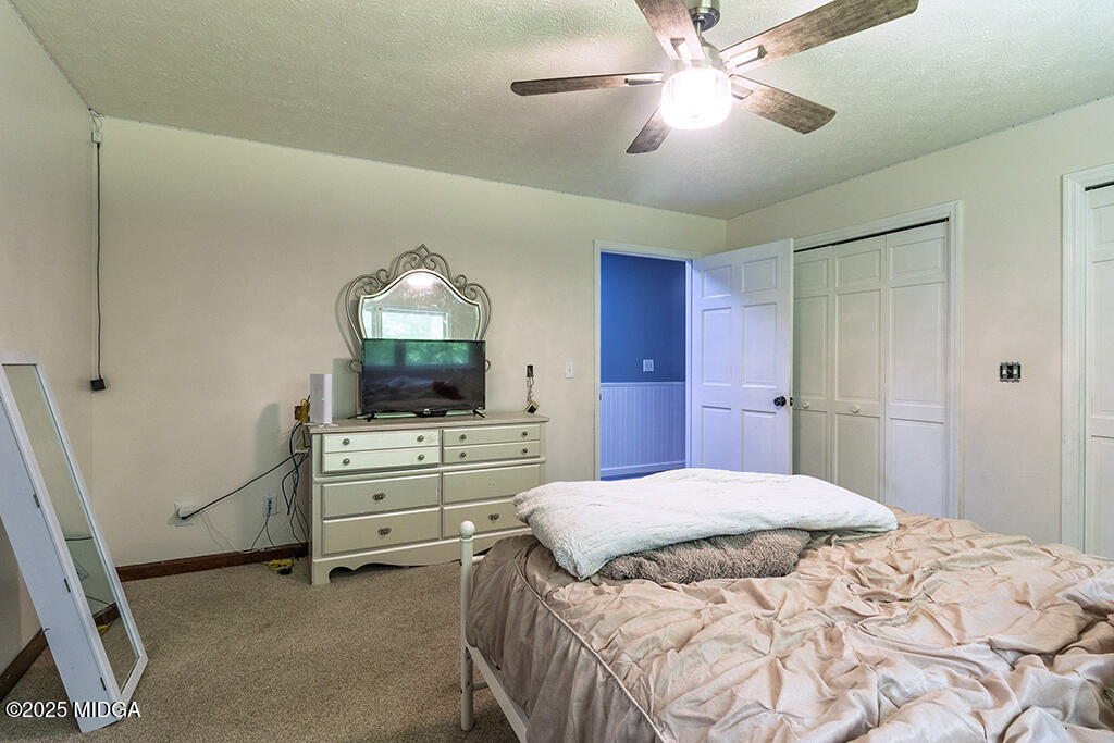 320 Oakridge Drive