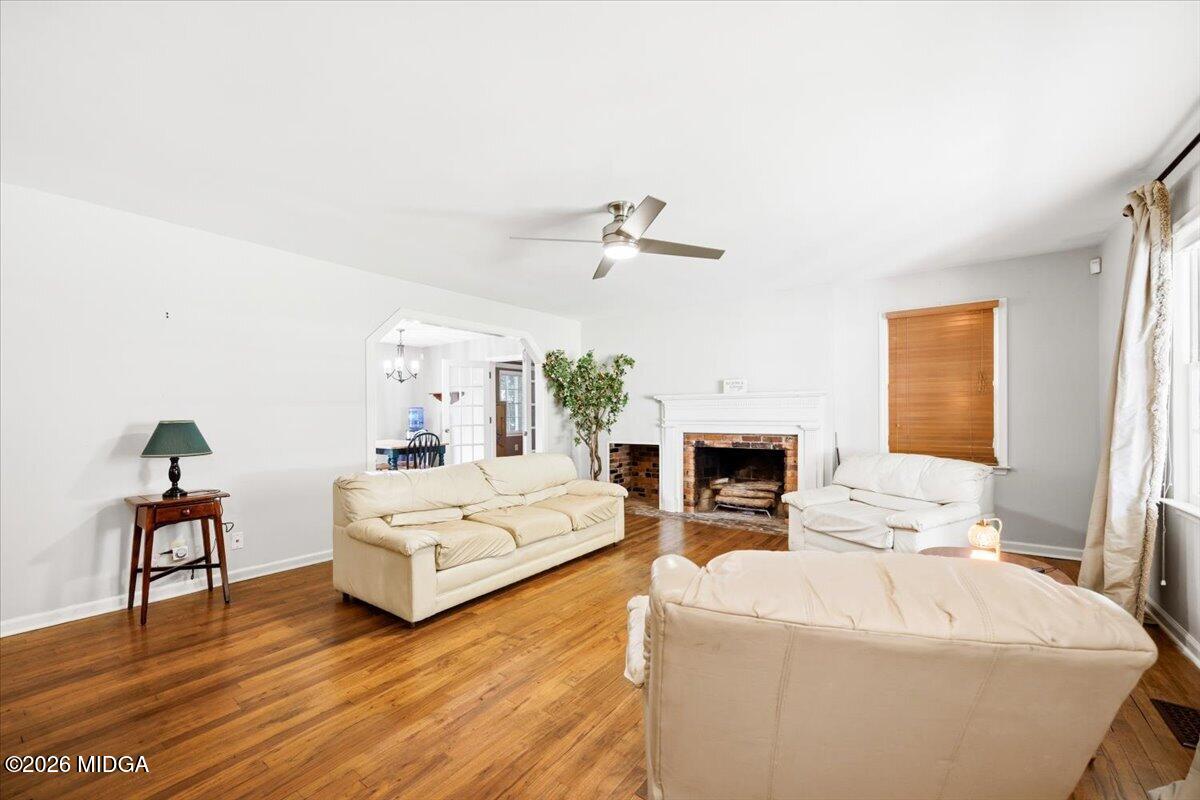 3240 Louise Place