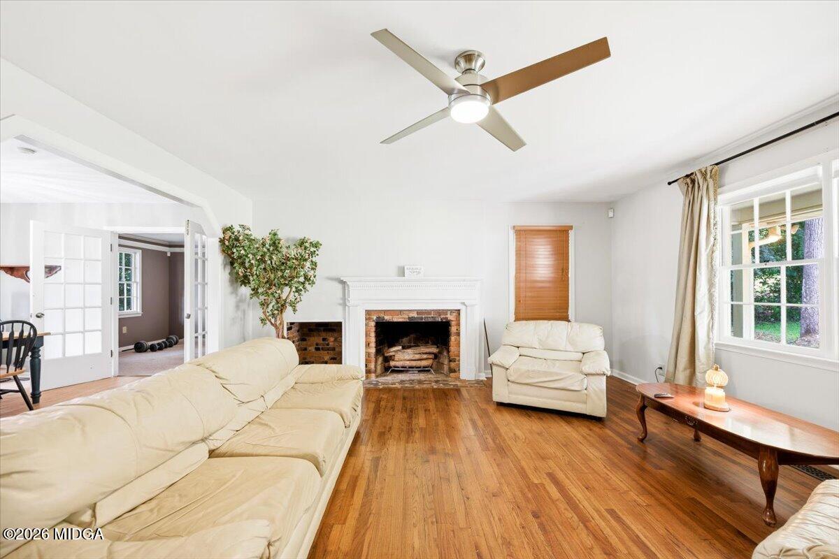 3240 Louise Place