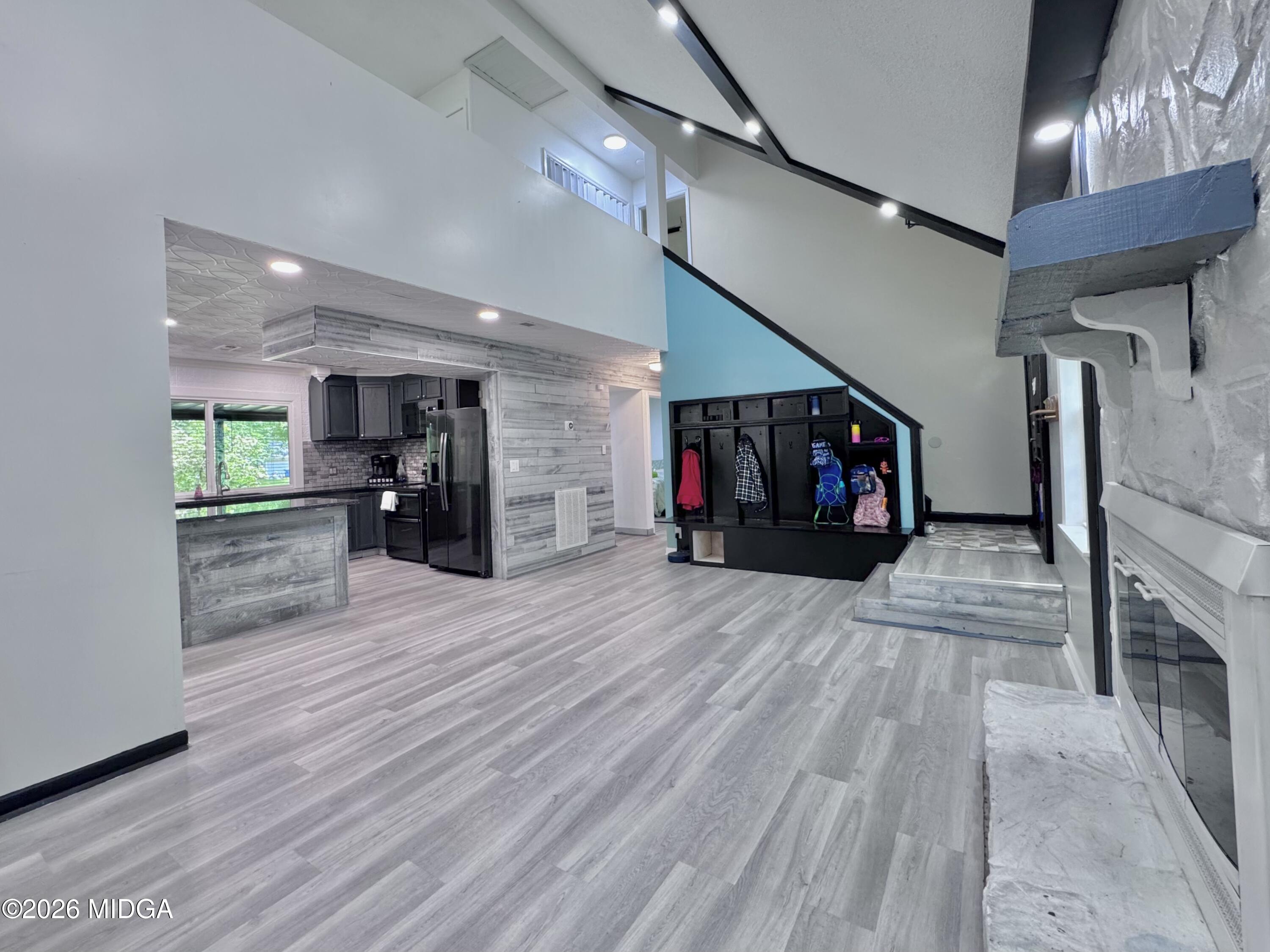 285 Edgewater Drive