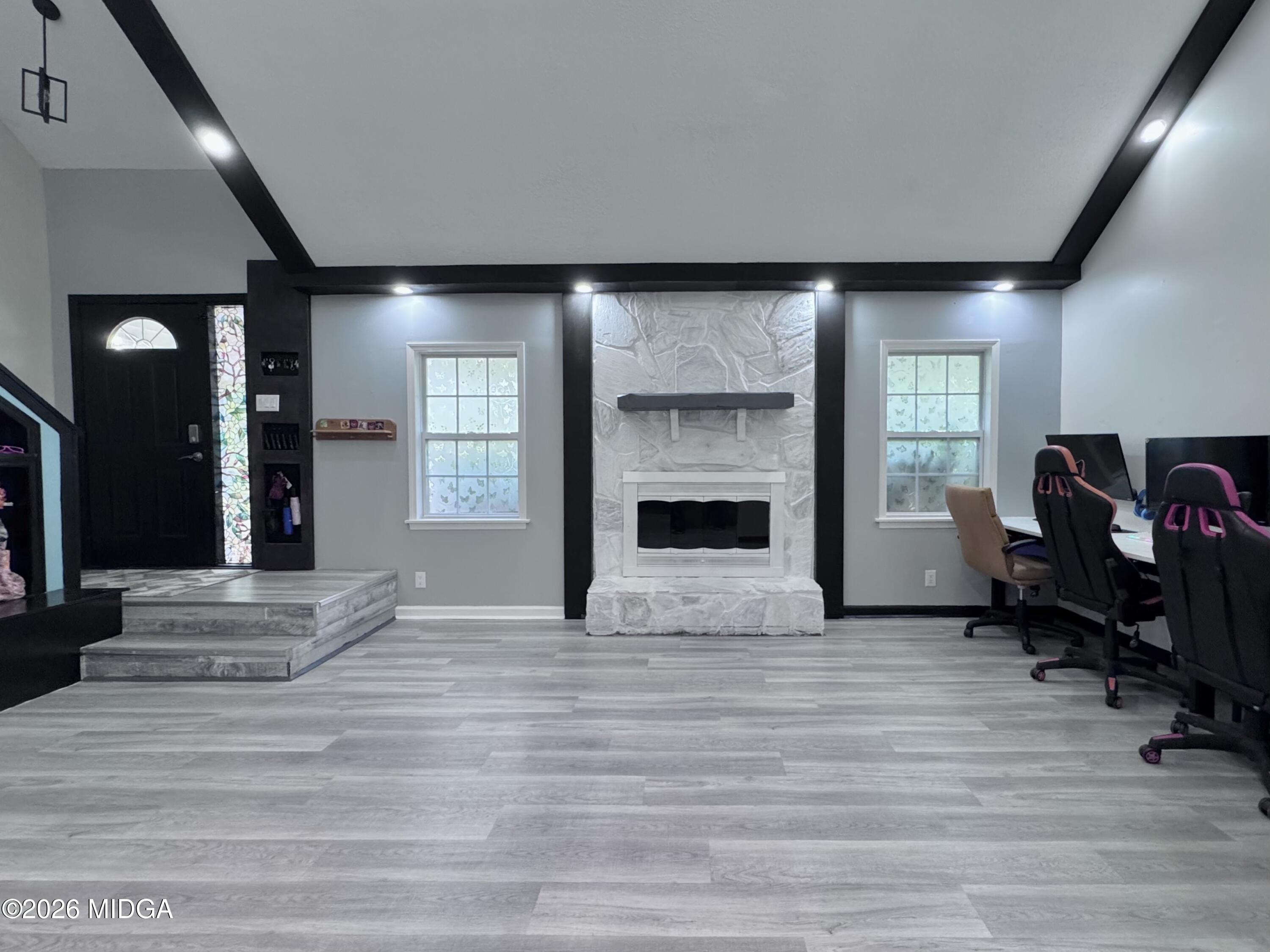 285 Edgewater Drive