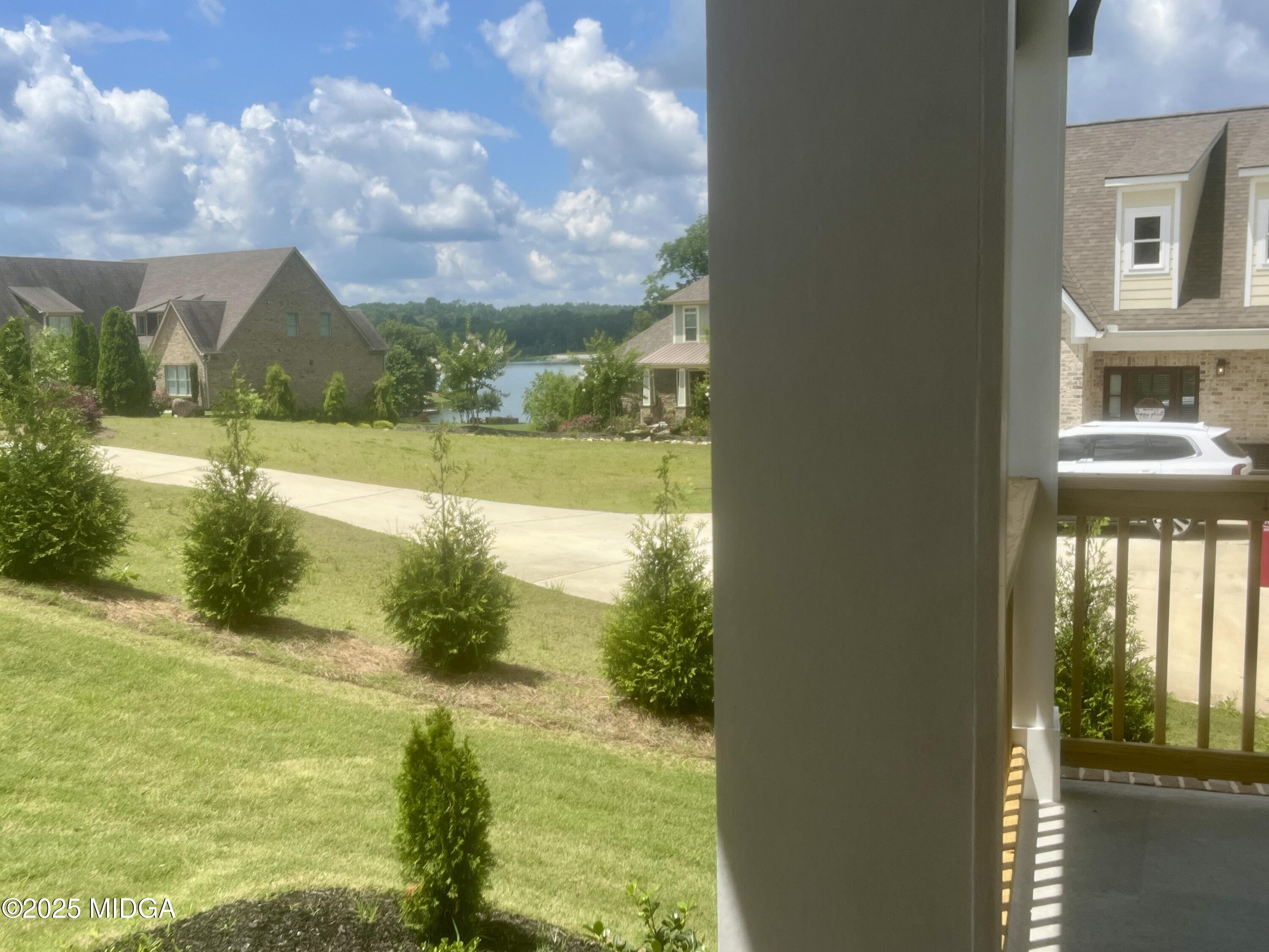 225 Shoreline Way
