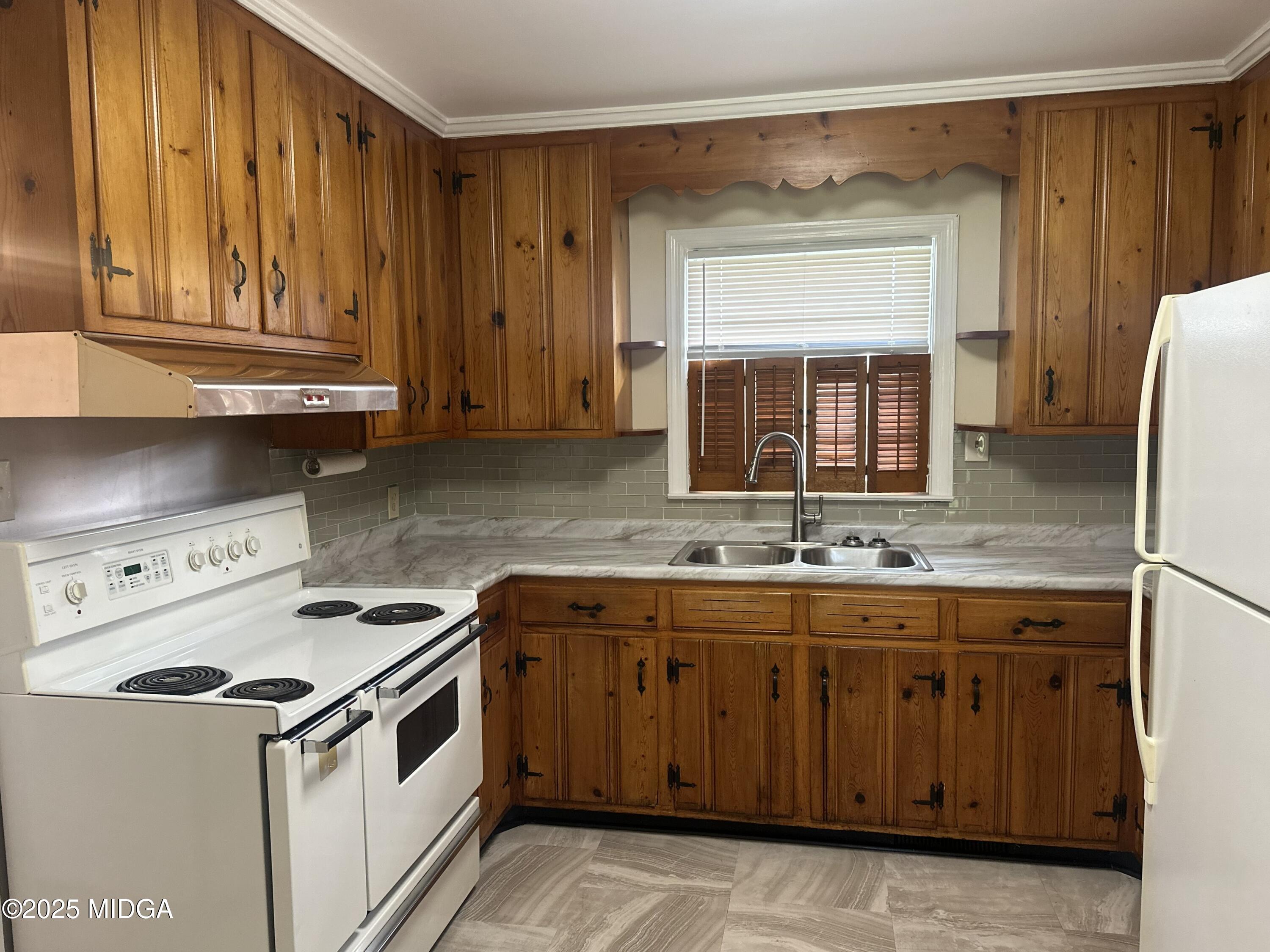 3607 Pineland Trail