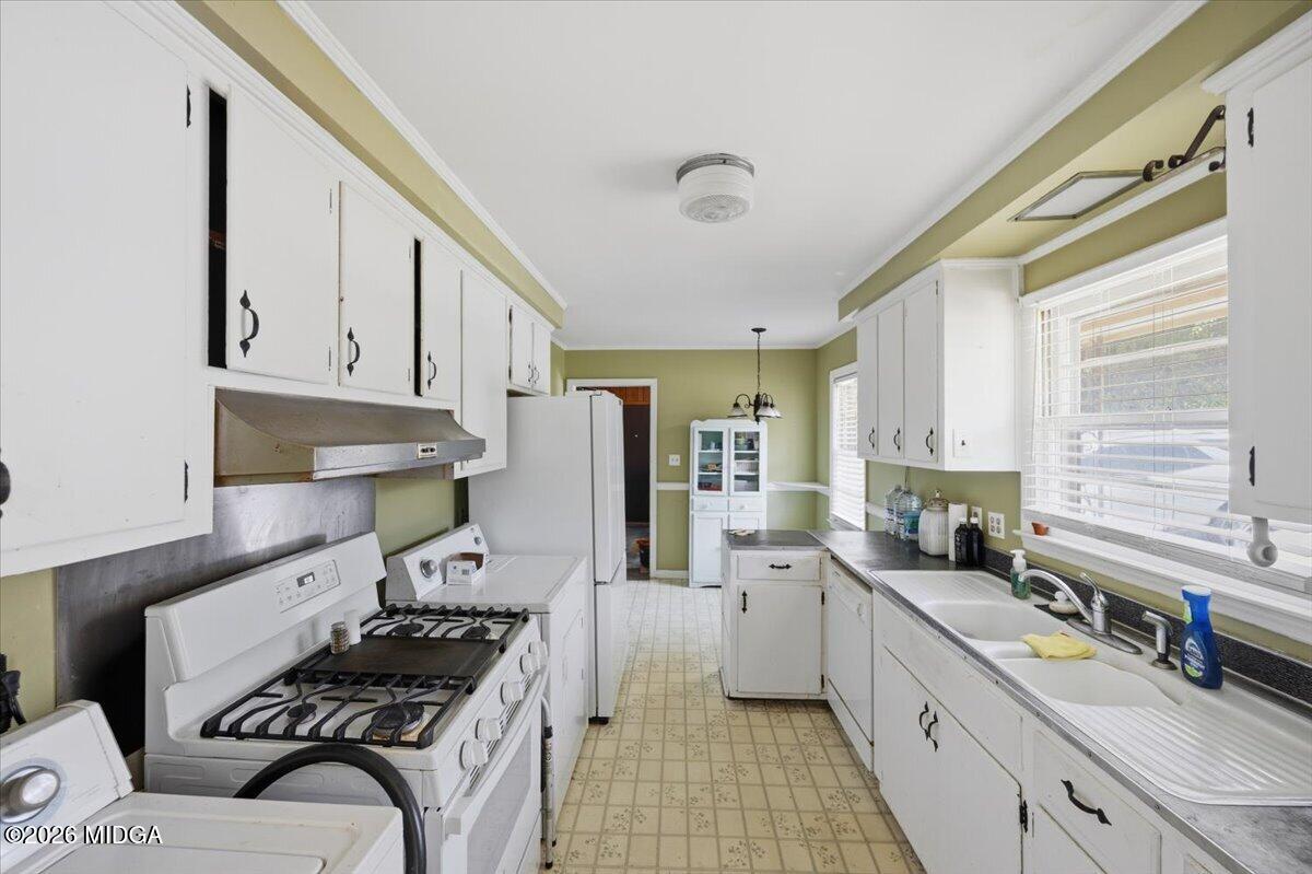 2418 Tredway Drive