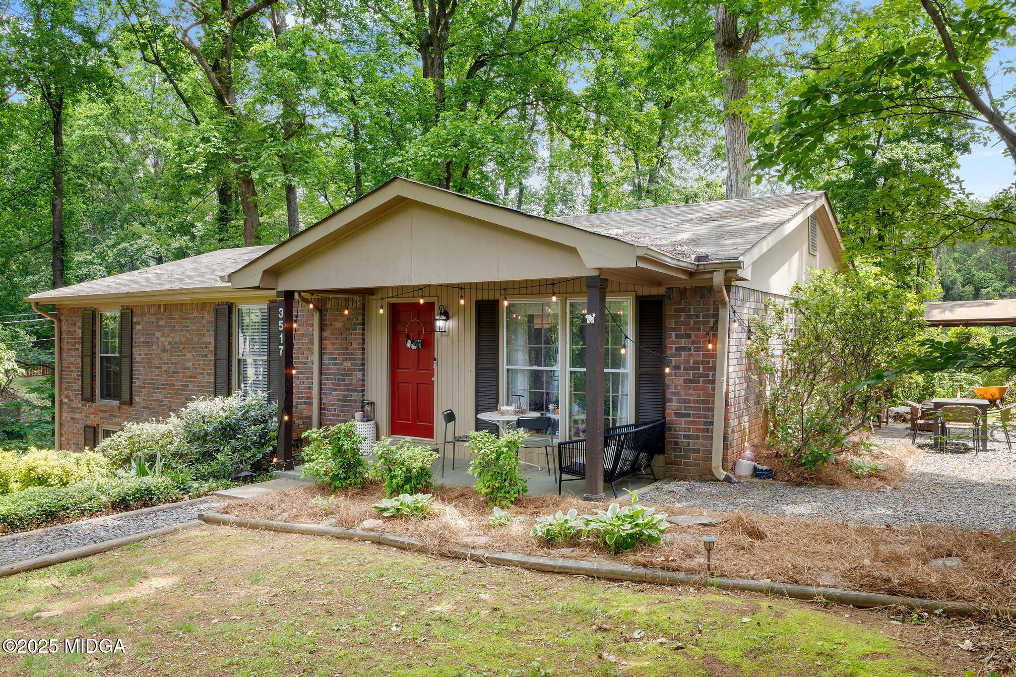 3517 Greenway Drive SW