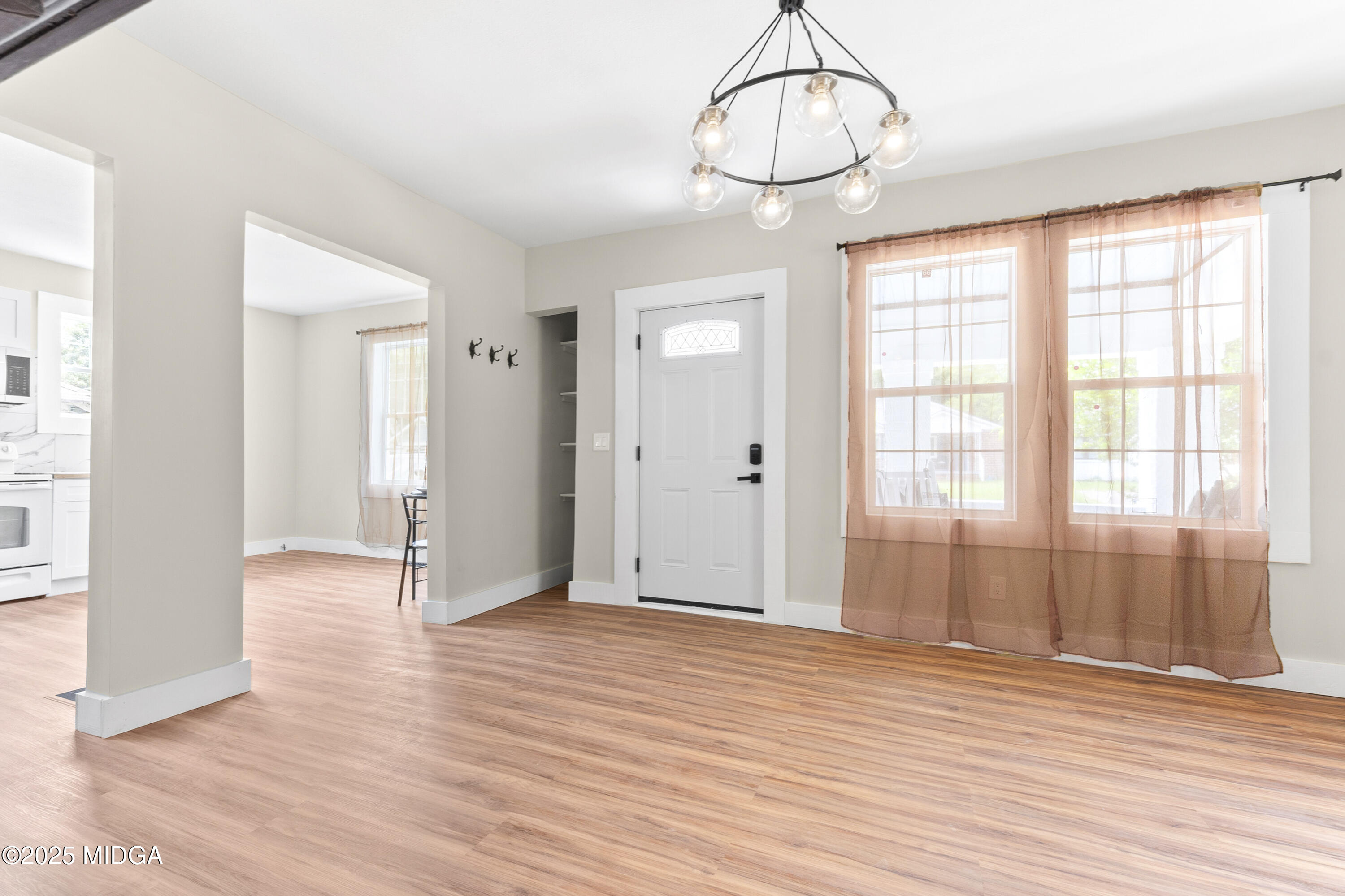 587 Robert Henry Street