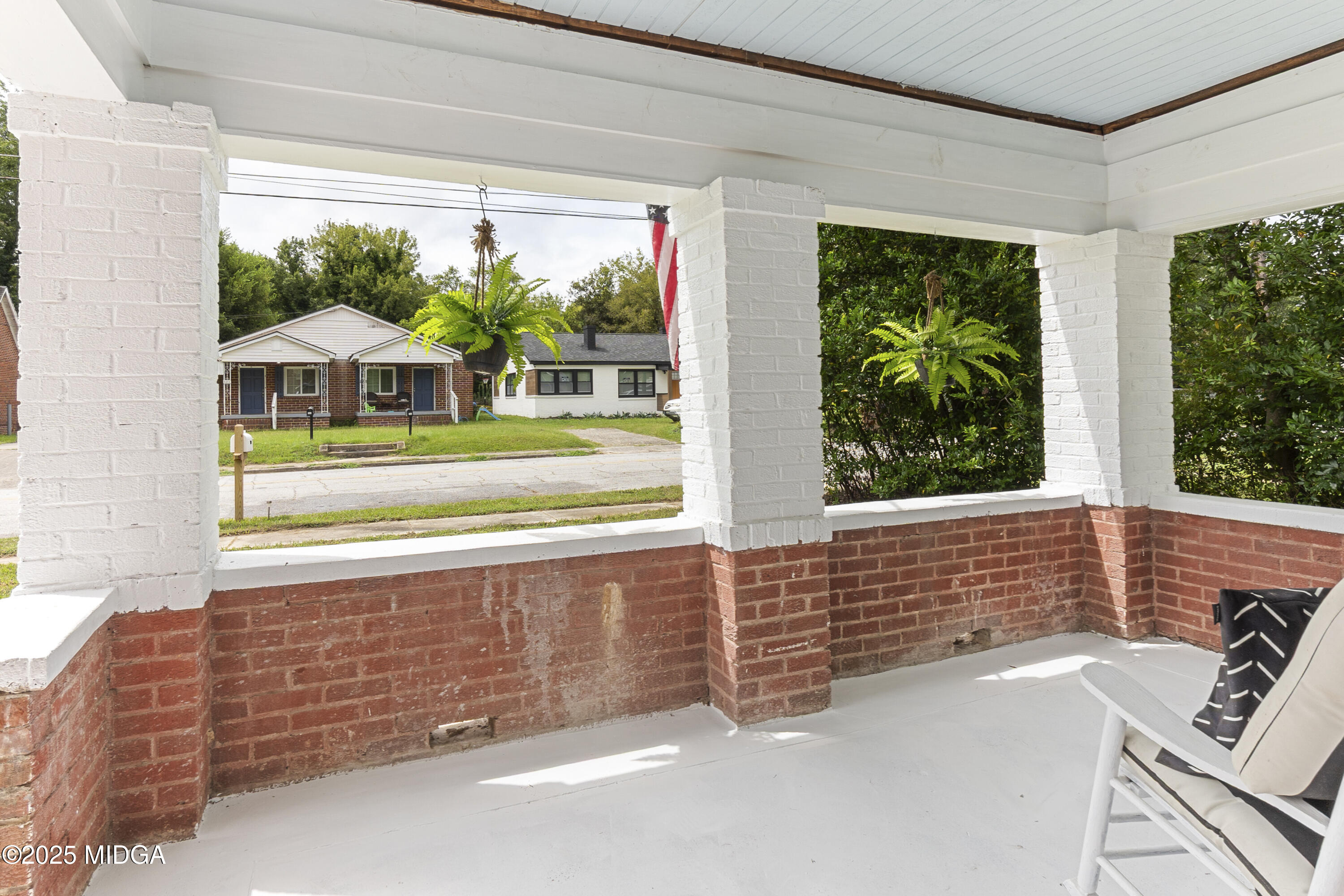 587 Robert Henry Street