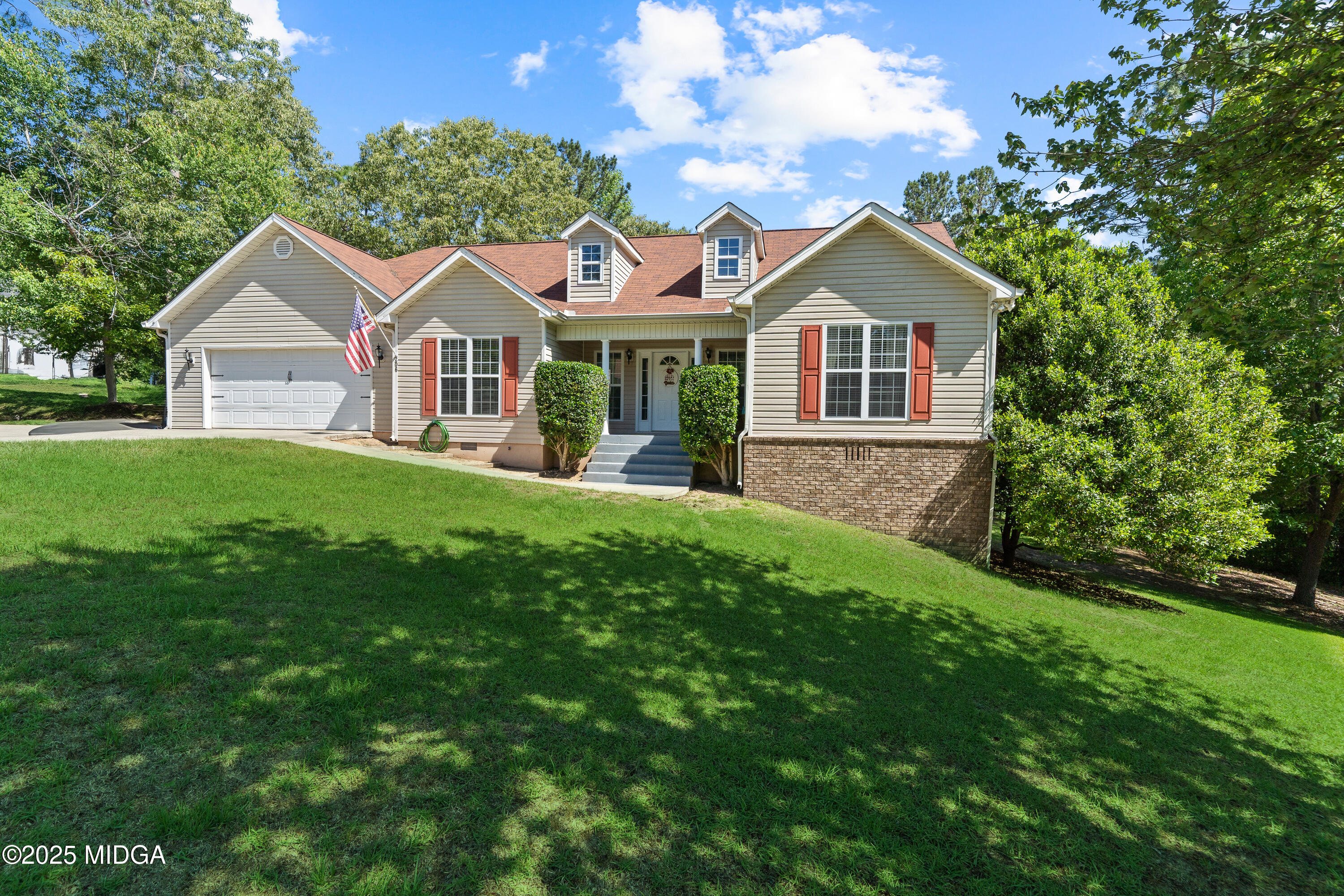 206 Twin Lakes Court