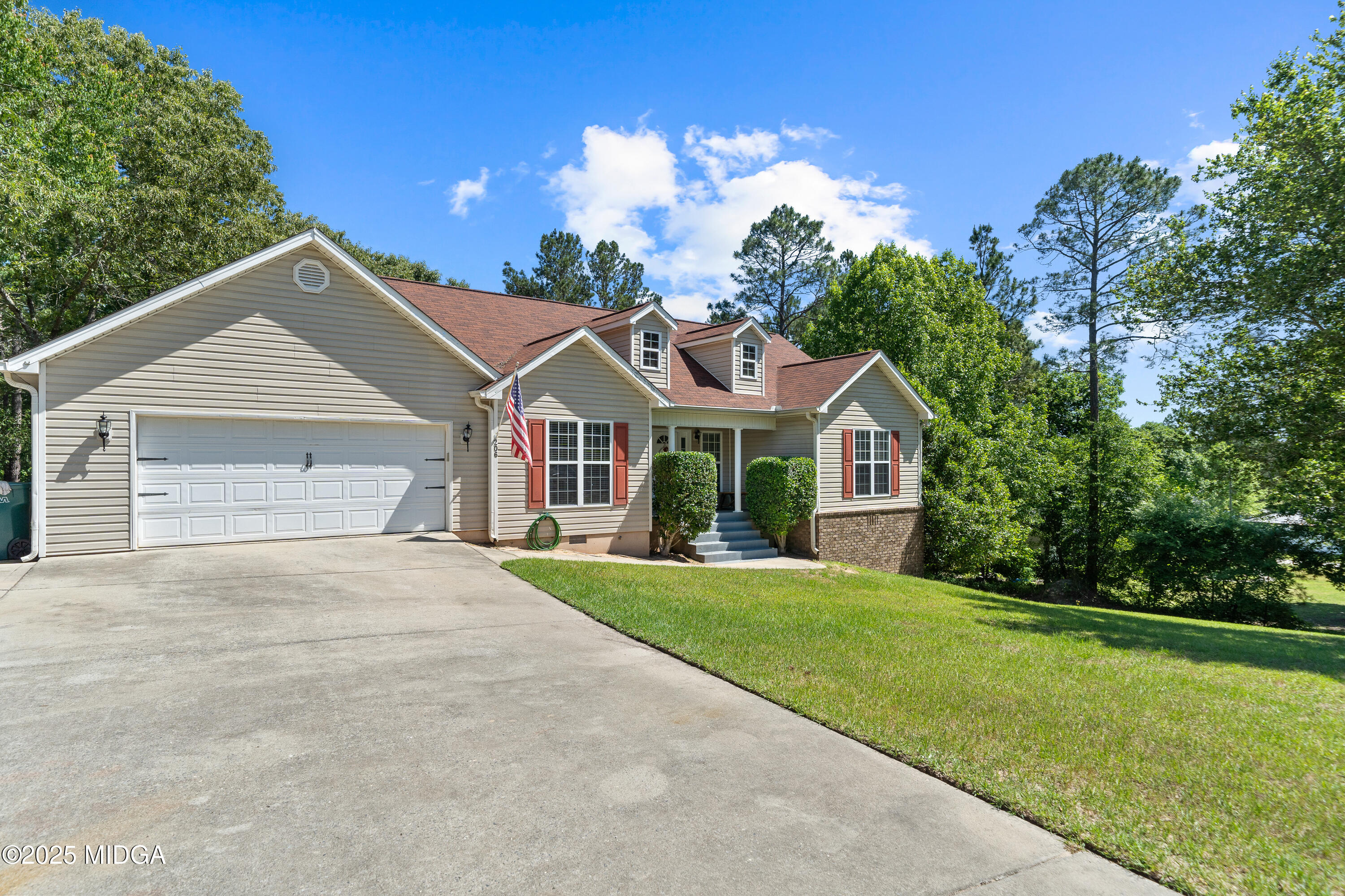206 Twin Lakes Court