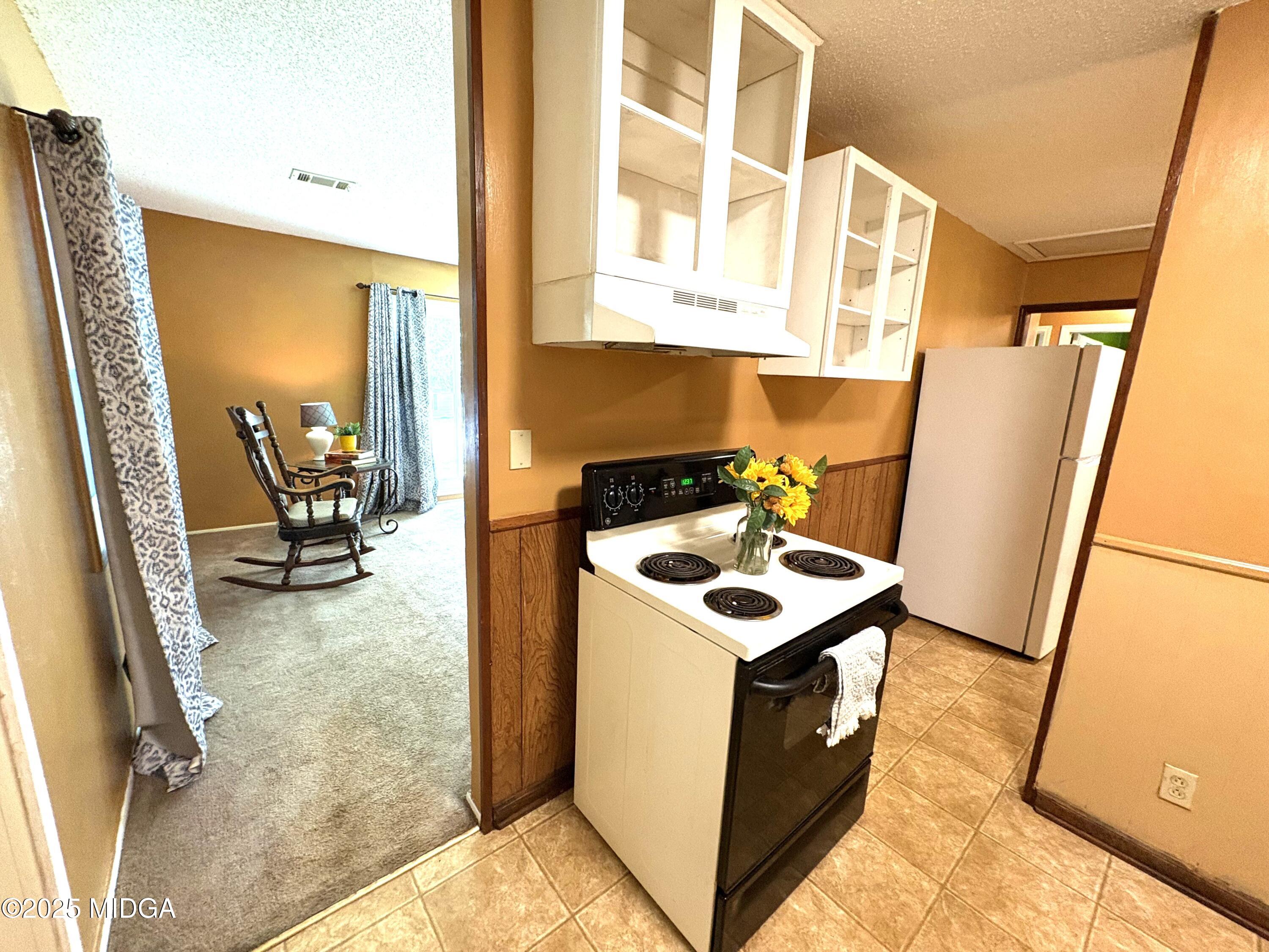 1553 Hurley Circle
